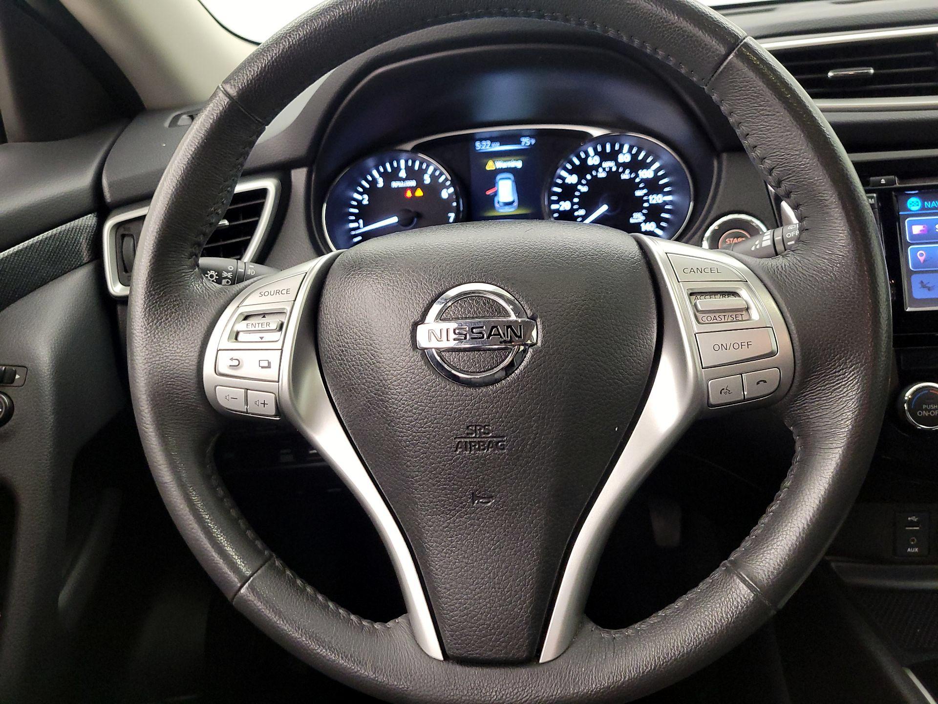 Thumbnail: 2015 Nissan Rogue - 10