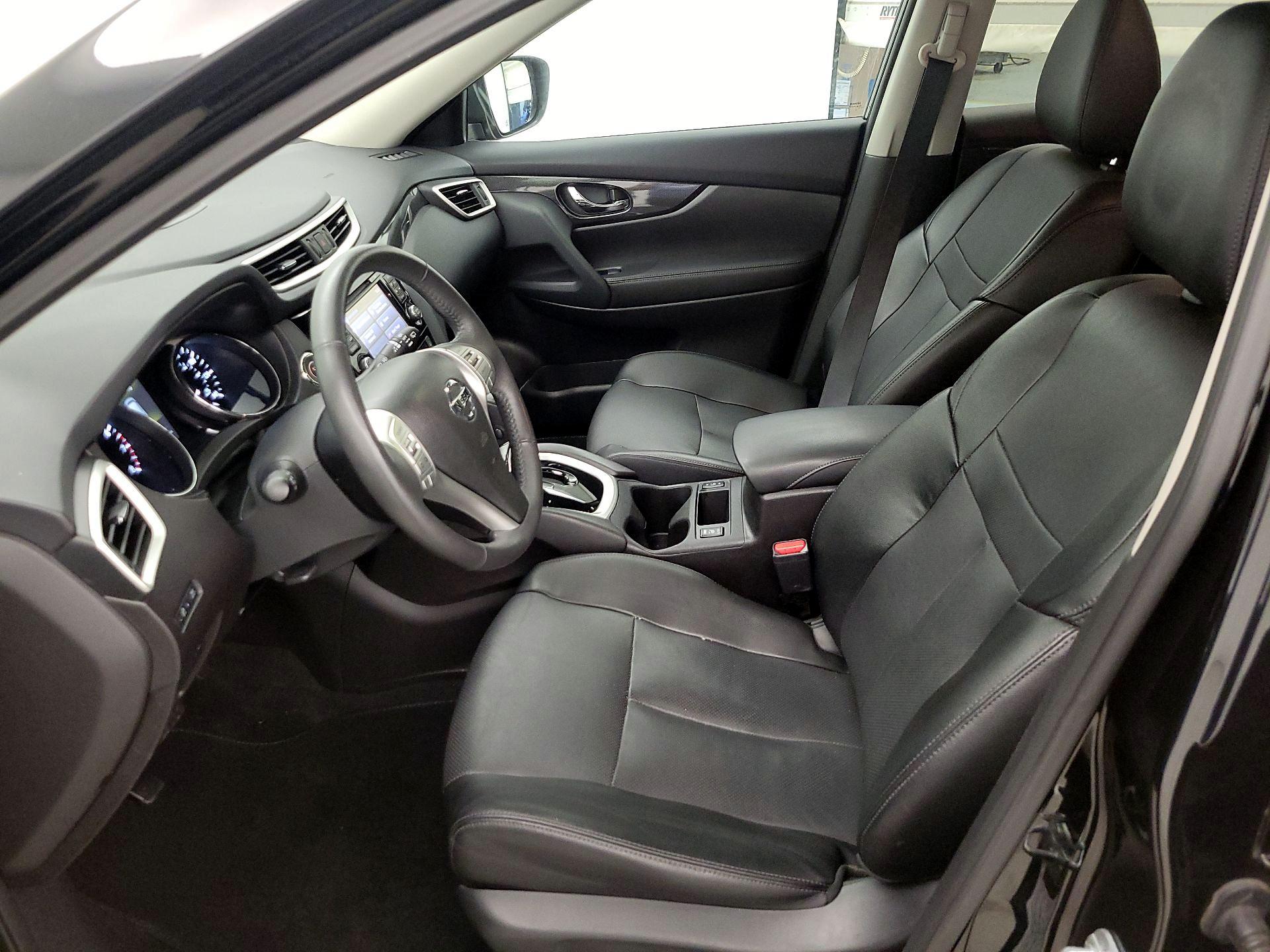 Thumbnail: 2015 Nissan Rogue - 11