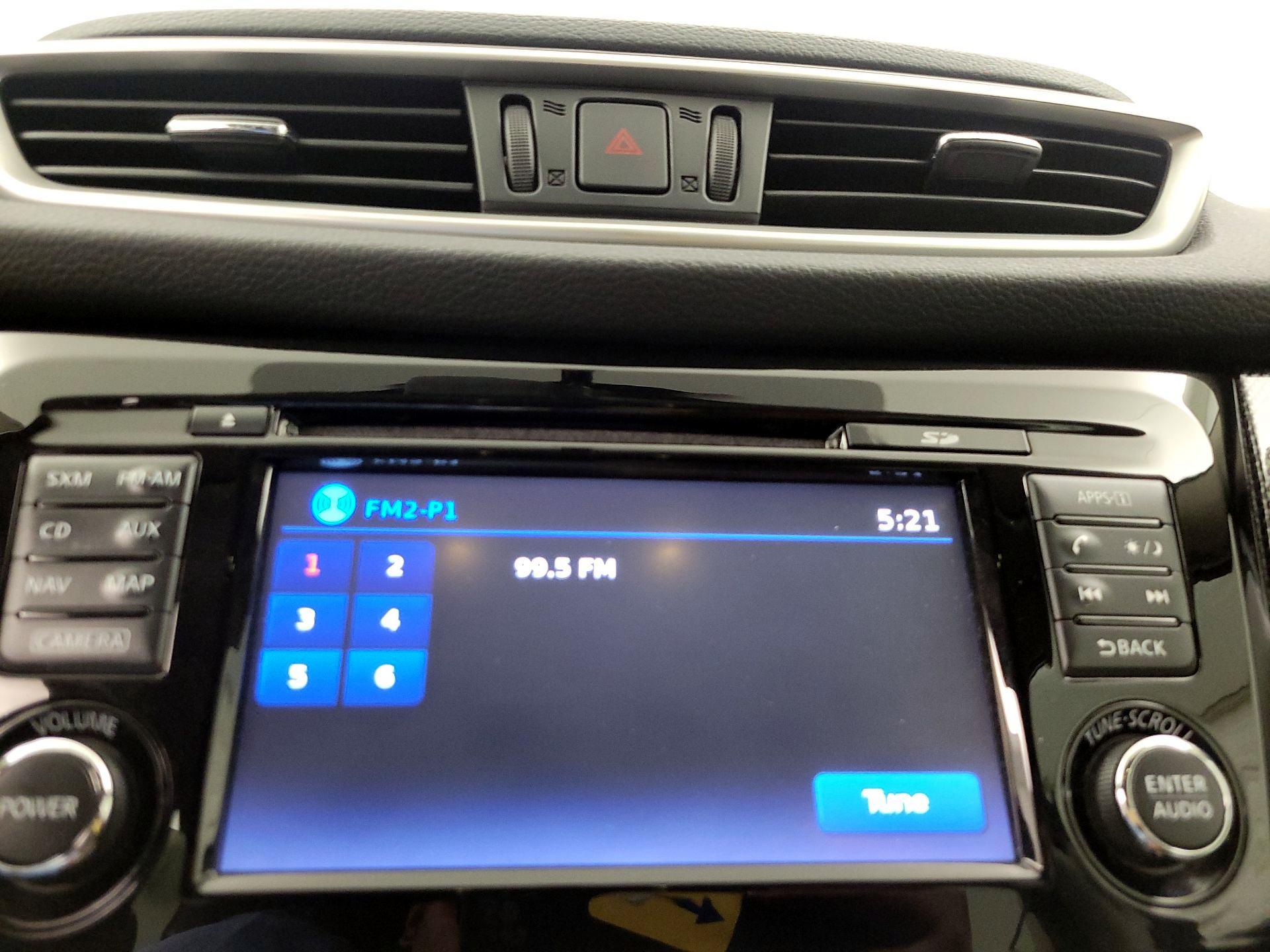 Thumbnail: 2015 Nissan Rogue - 16