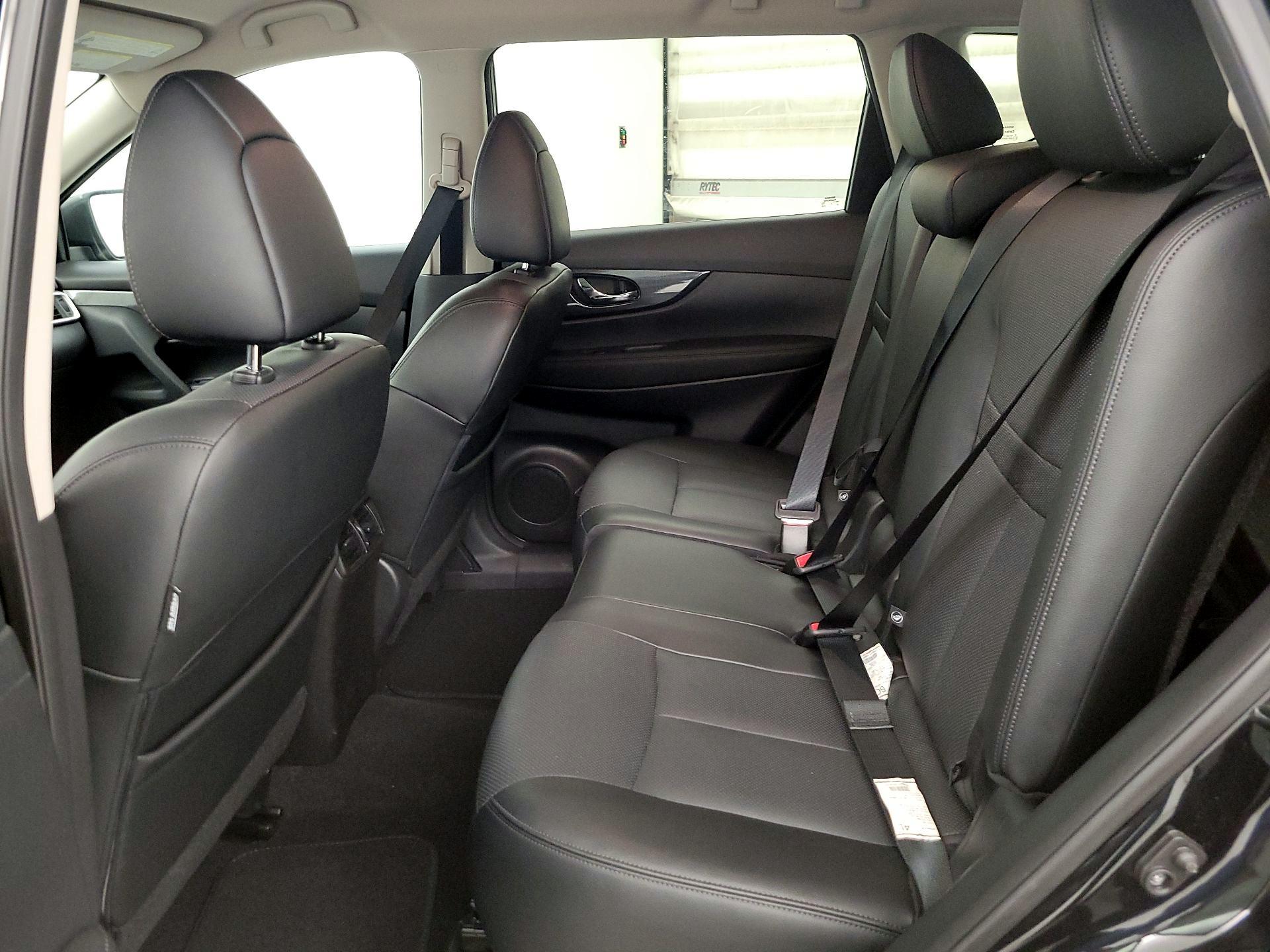 Thumbnail: 2015 Nissan Rogue - 20