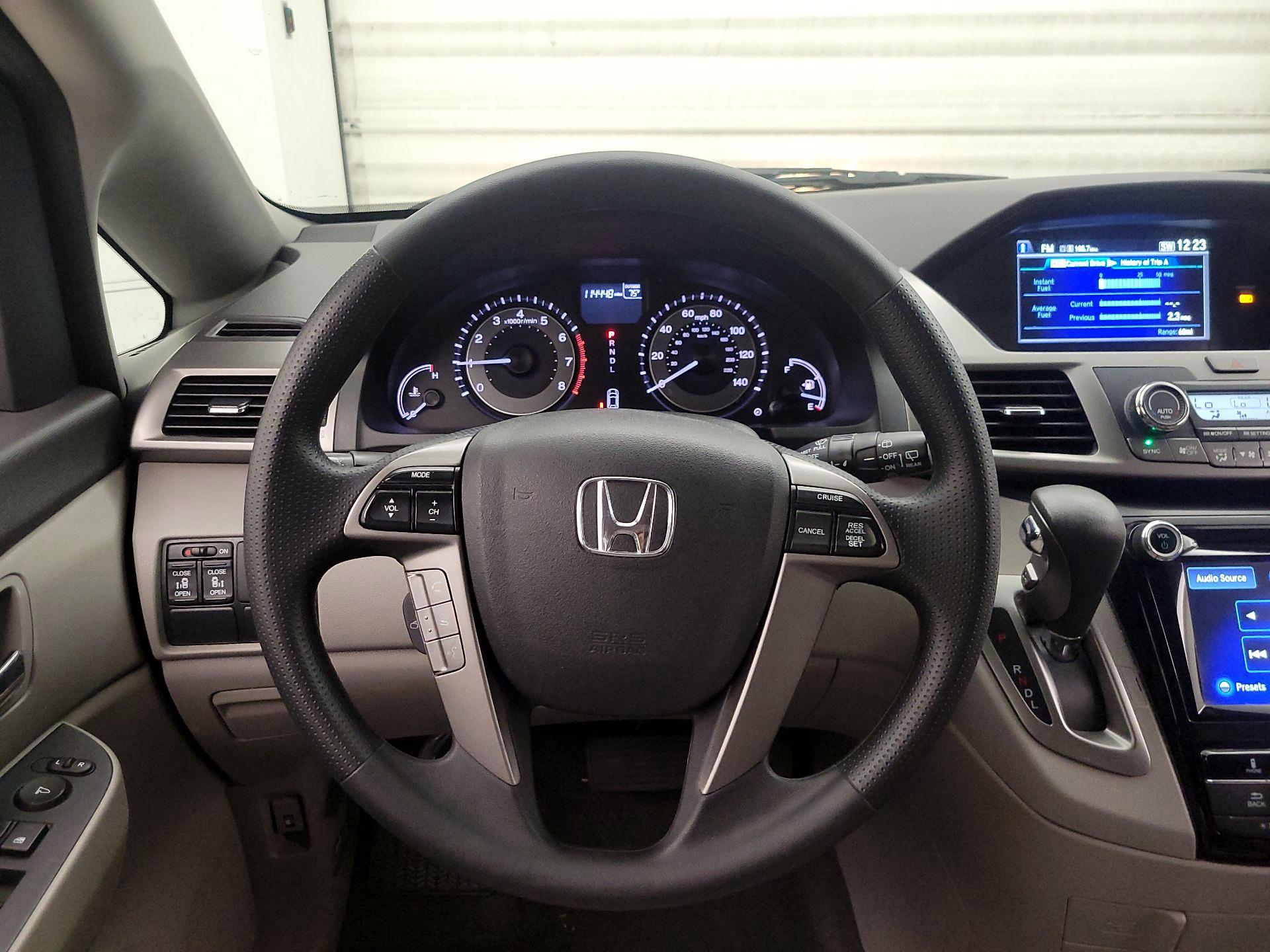 Thumbnail: 2016 Honda Odyssey - 10