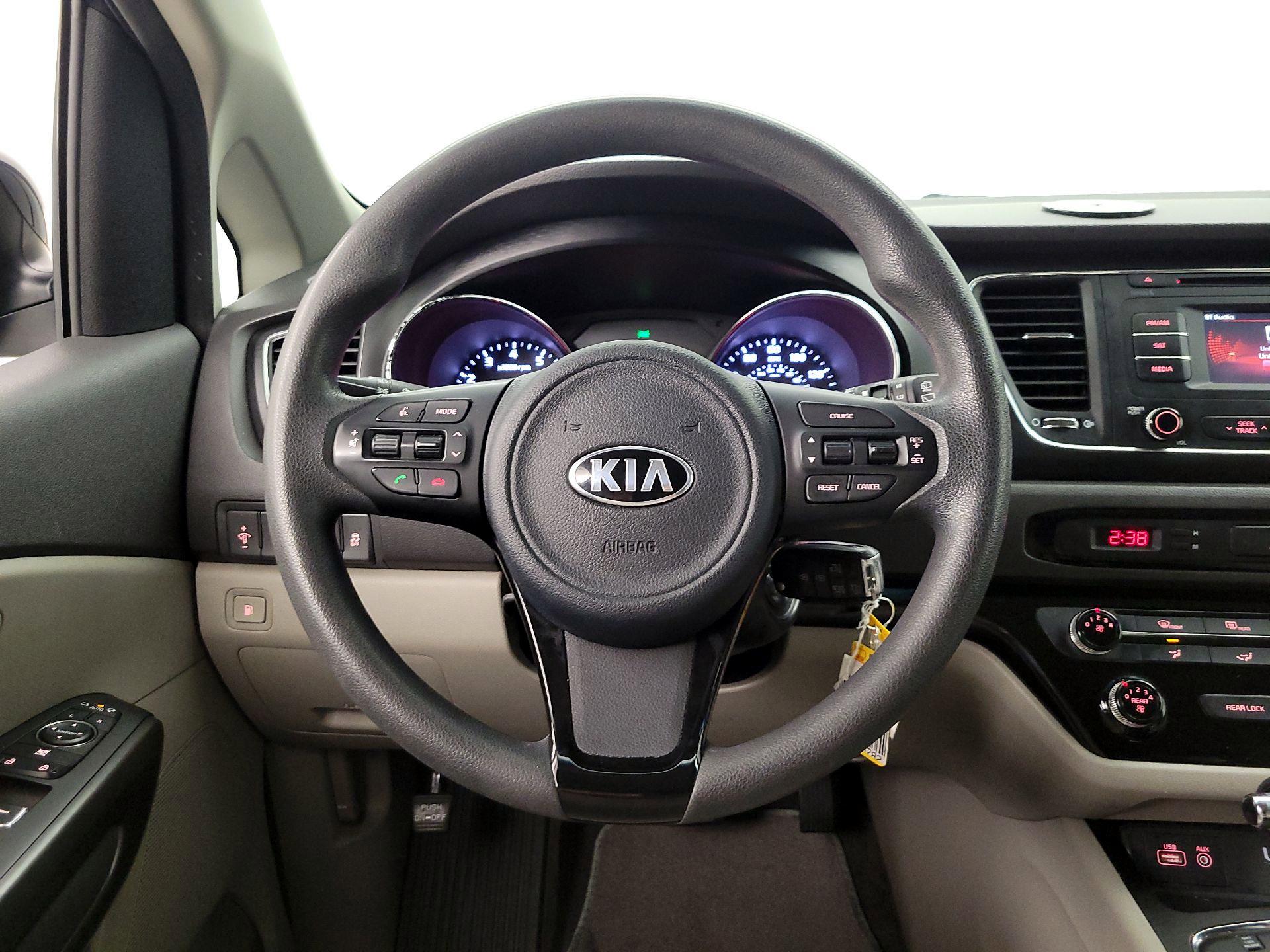 Thumbnail: 2016 Kia Sedona - 10