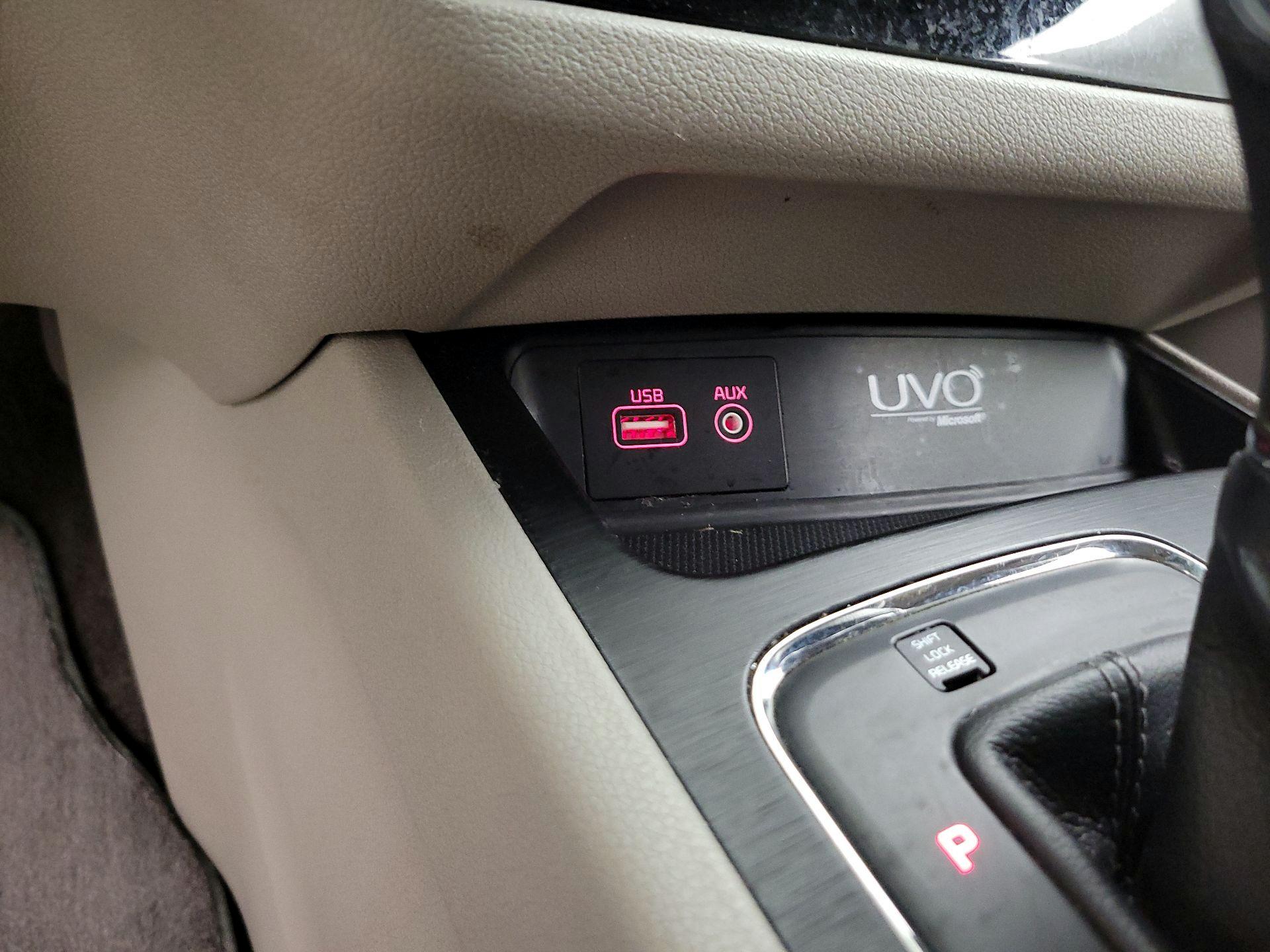 Thumbnail: 2016 Kia Sedona - 18