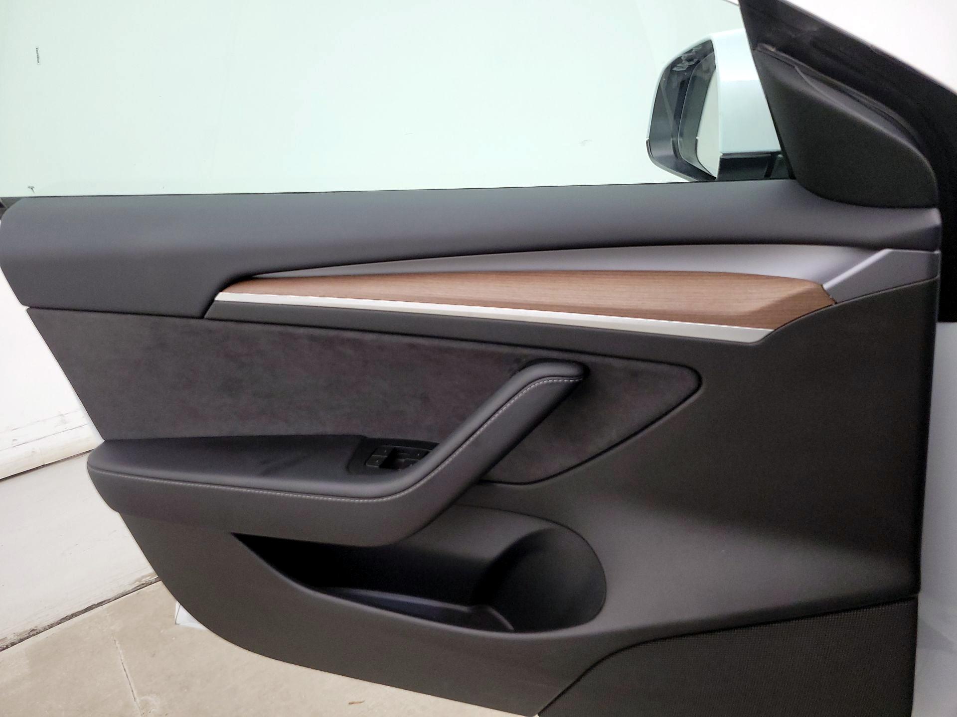 Thumbnail: 2023 Tesla Model 3 - 12