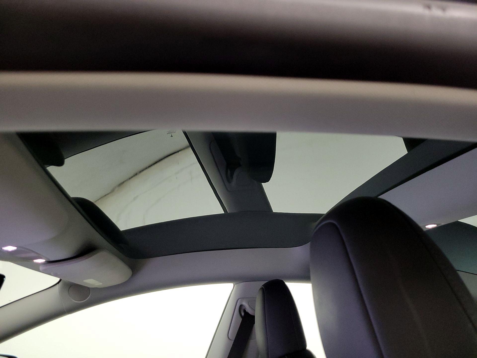 Thumbnail: 2023 Tesla Model 3 - 18