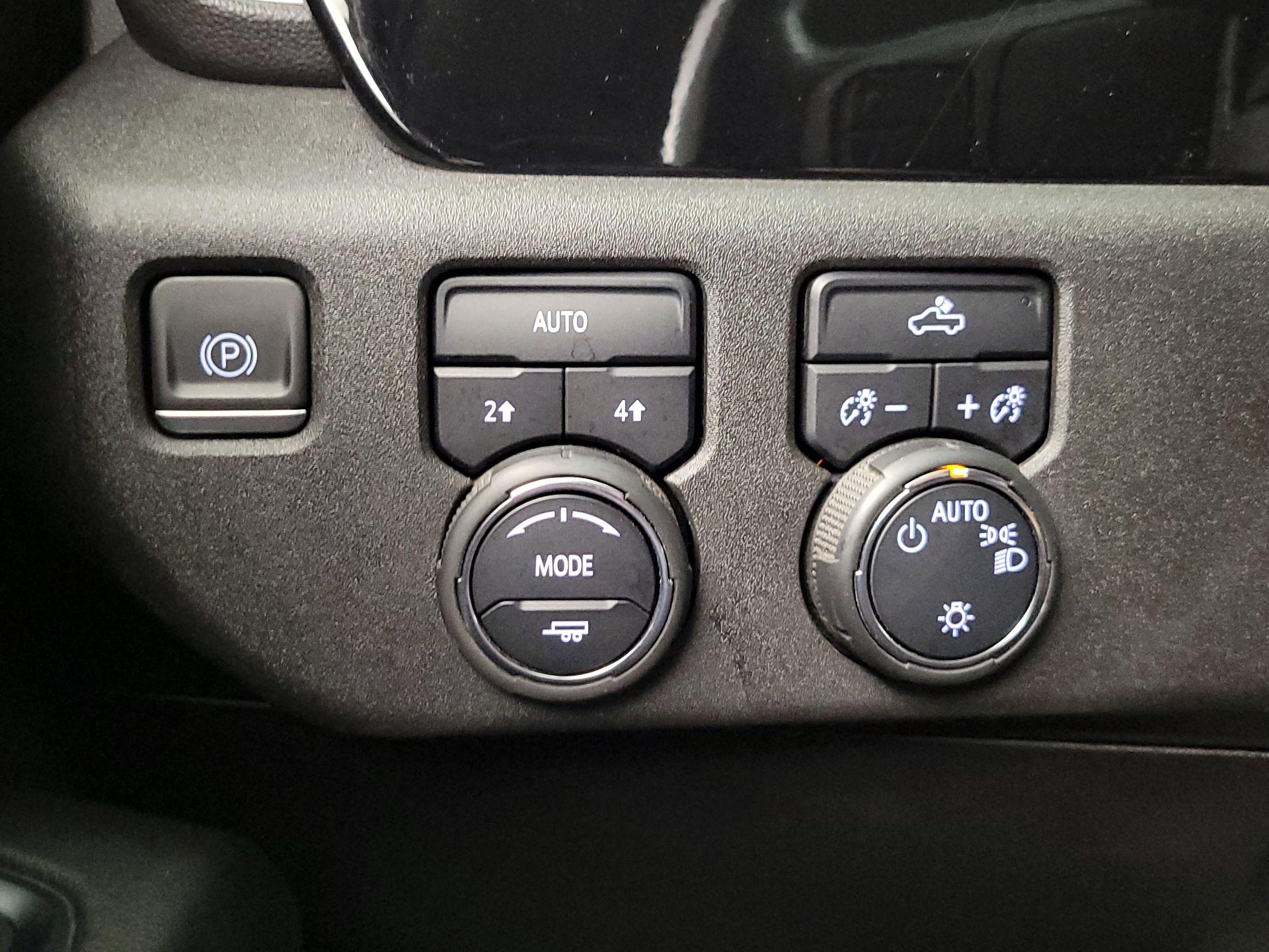 Thumbnail: 2022 Chevrolet Silverado 1500 - 13