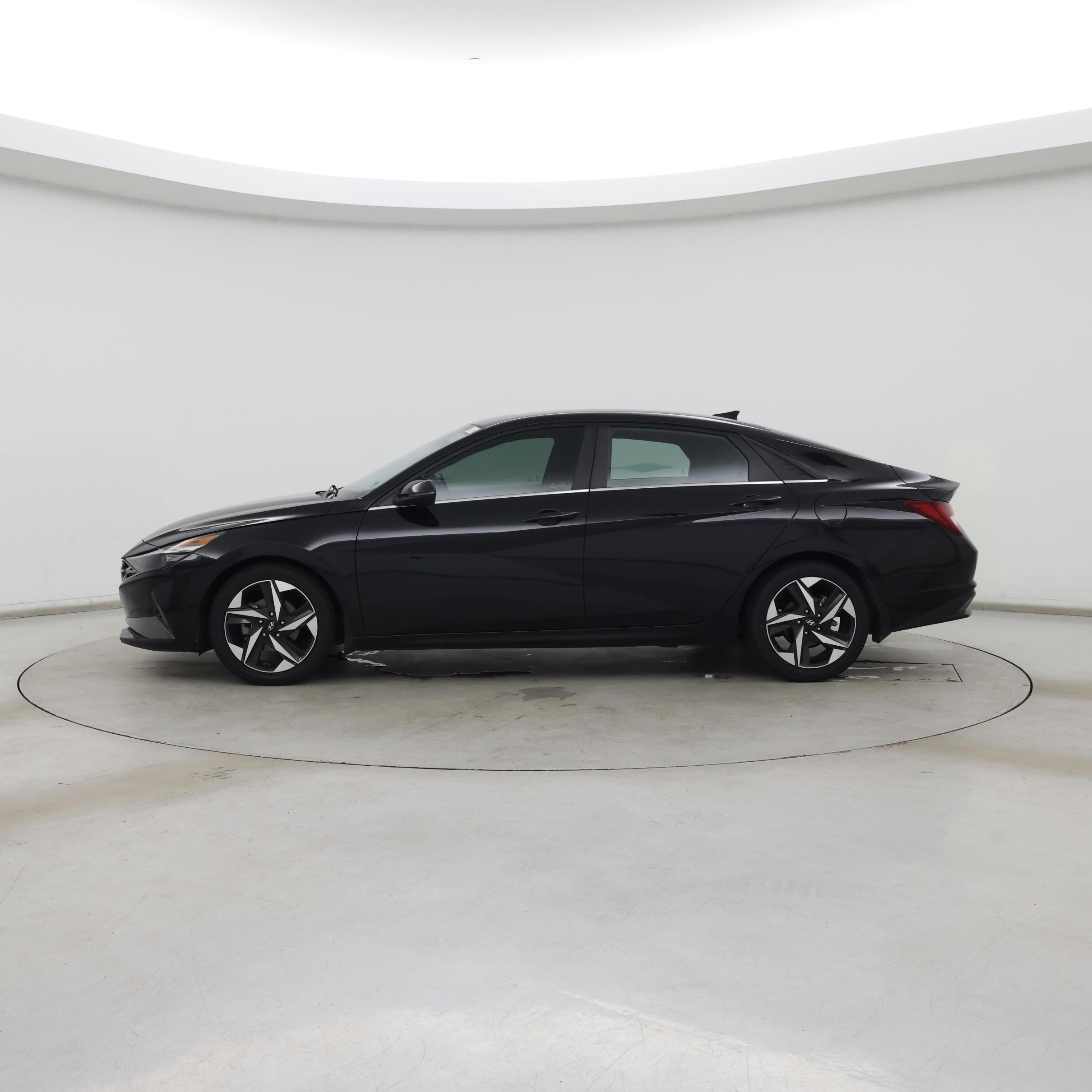 Thumbnail: 2022 Hyundai Elantra - 3