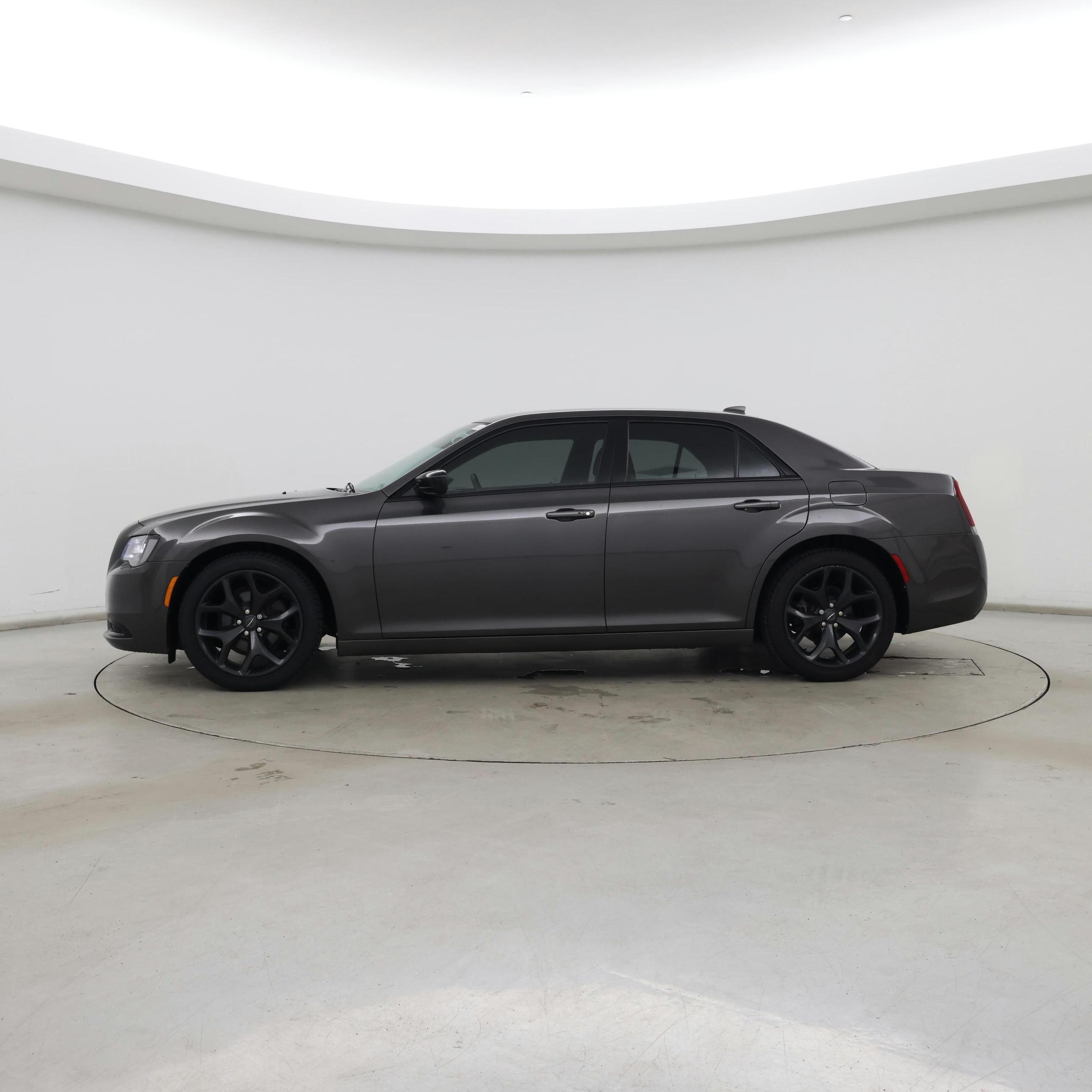 Thumbnail: 2021 Chrysler 300 - 3