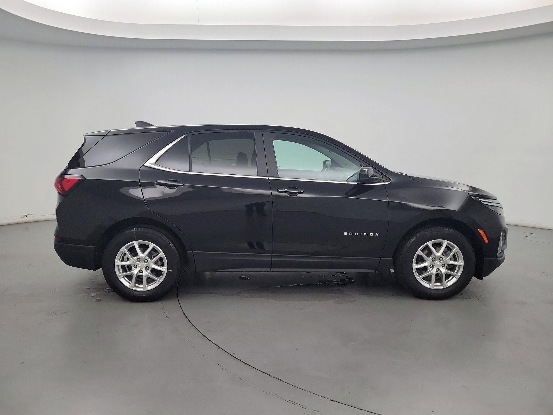 Thumbnail: 2022 Chevrolet Equinox - 4