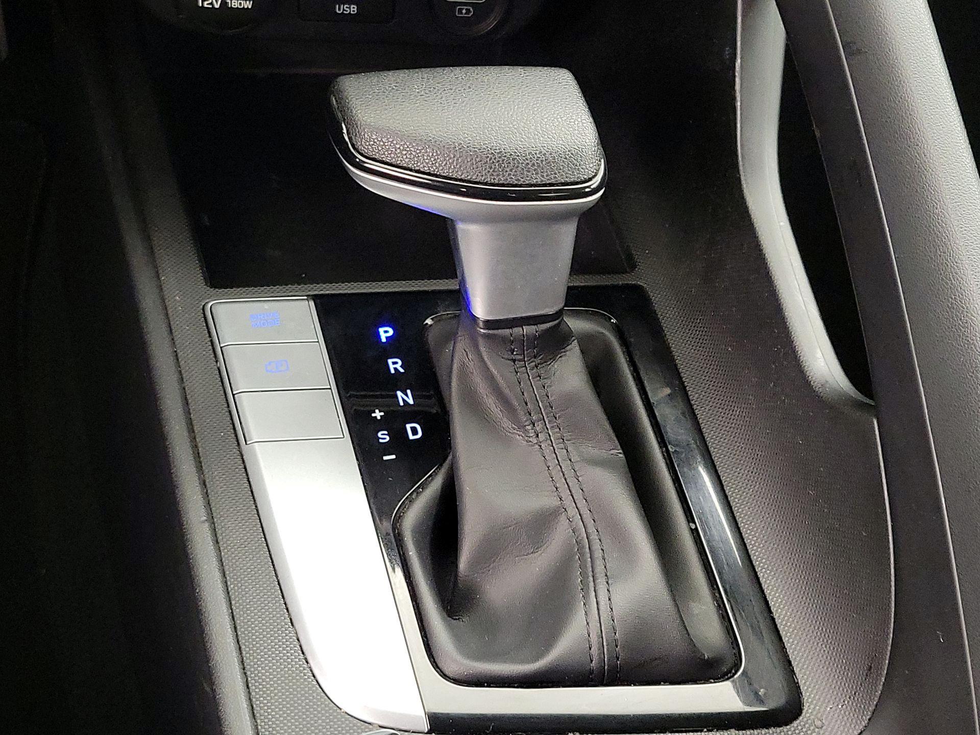 Thumbnail: 2021 Hyundai Elantra - 17