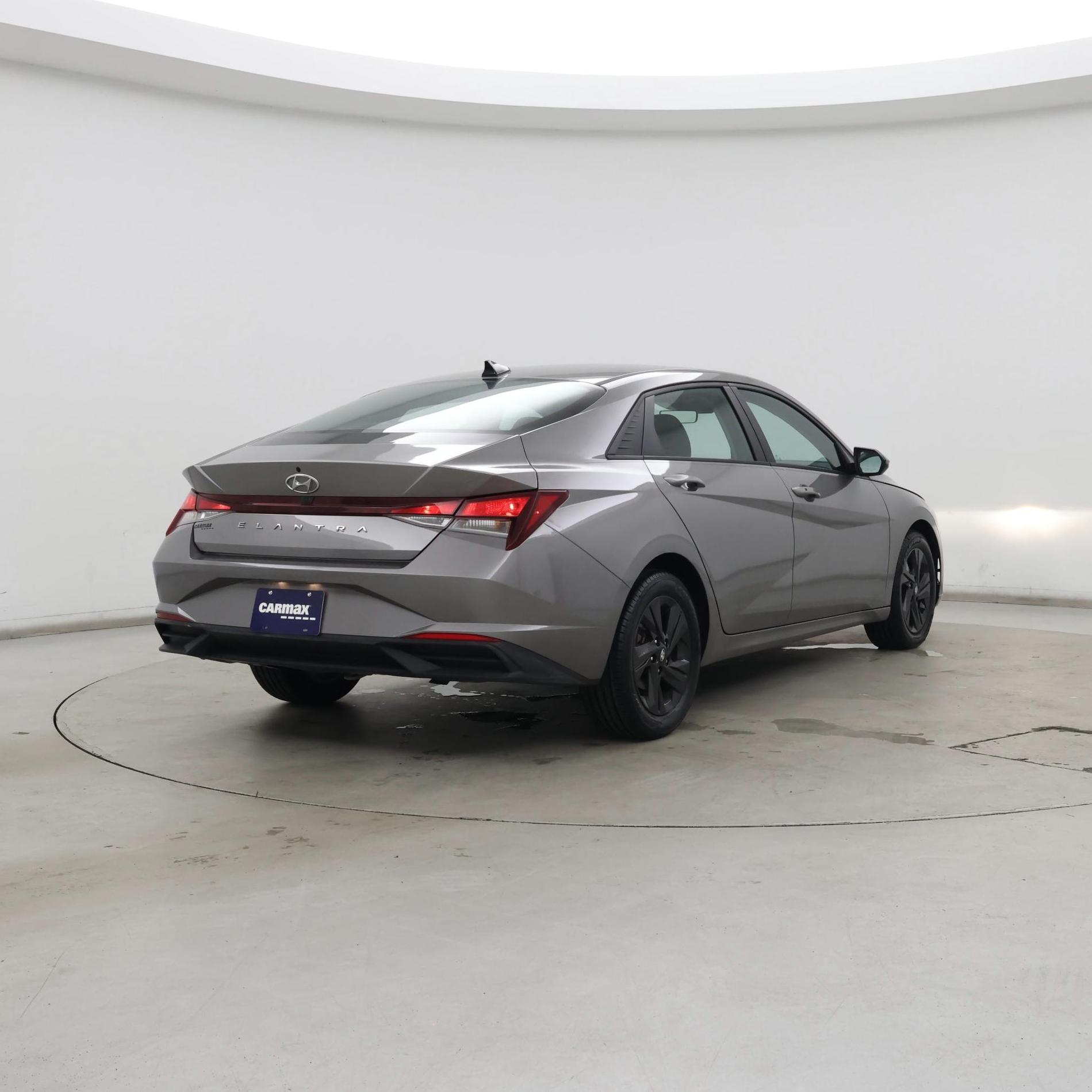 Thumbnail: 2021 Hyundai Elantra - 8