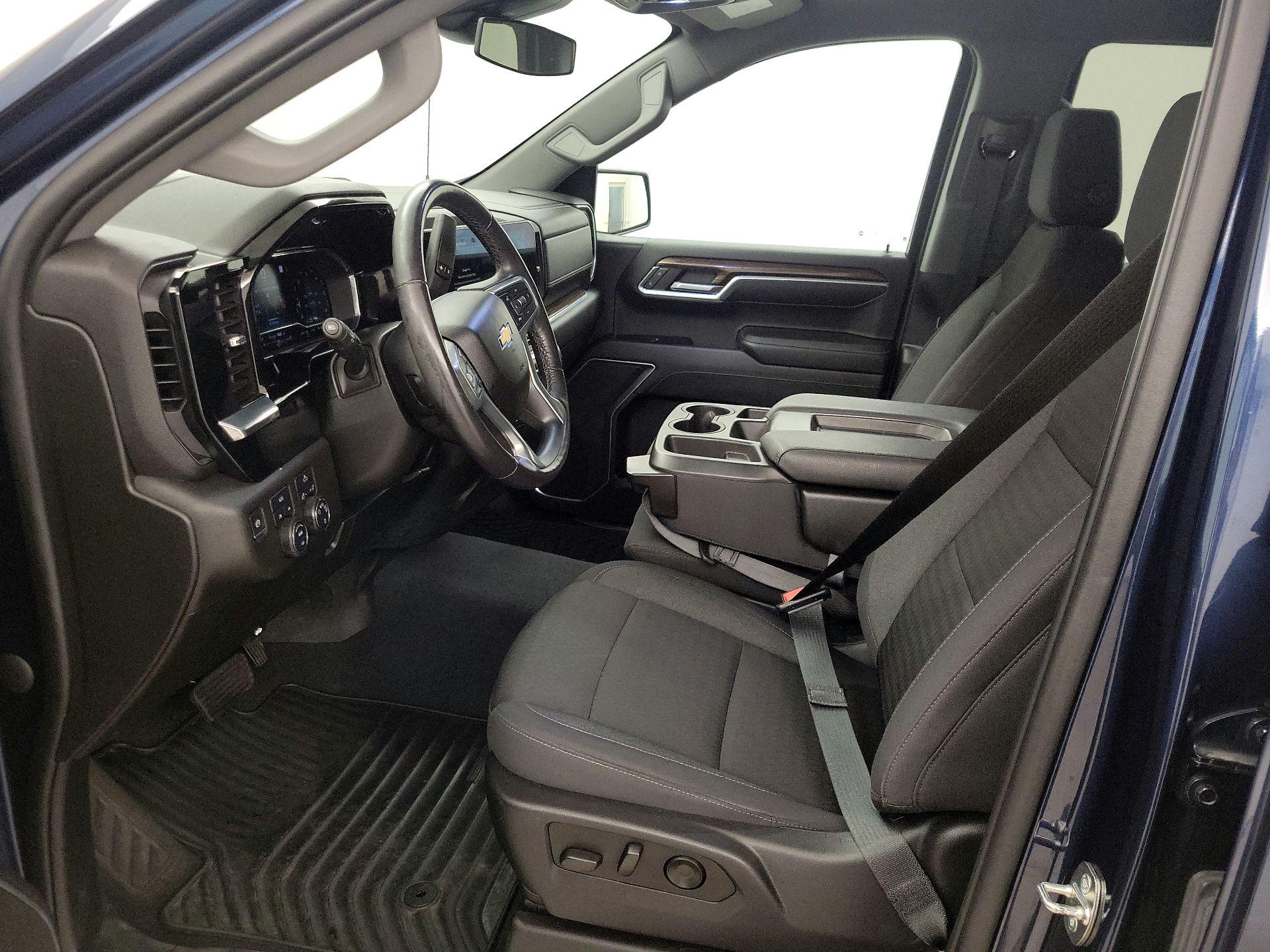 Thumbnail: 2022 Chevrolet Silverado 1500 - 11