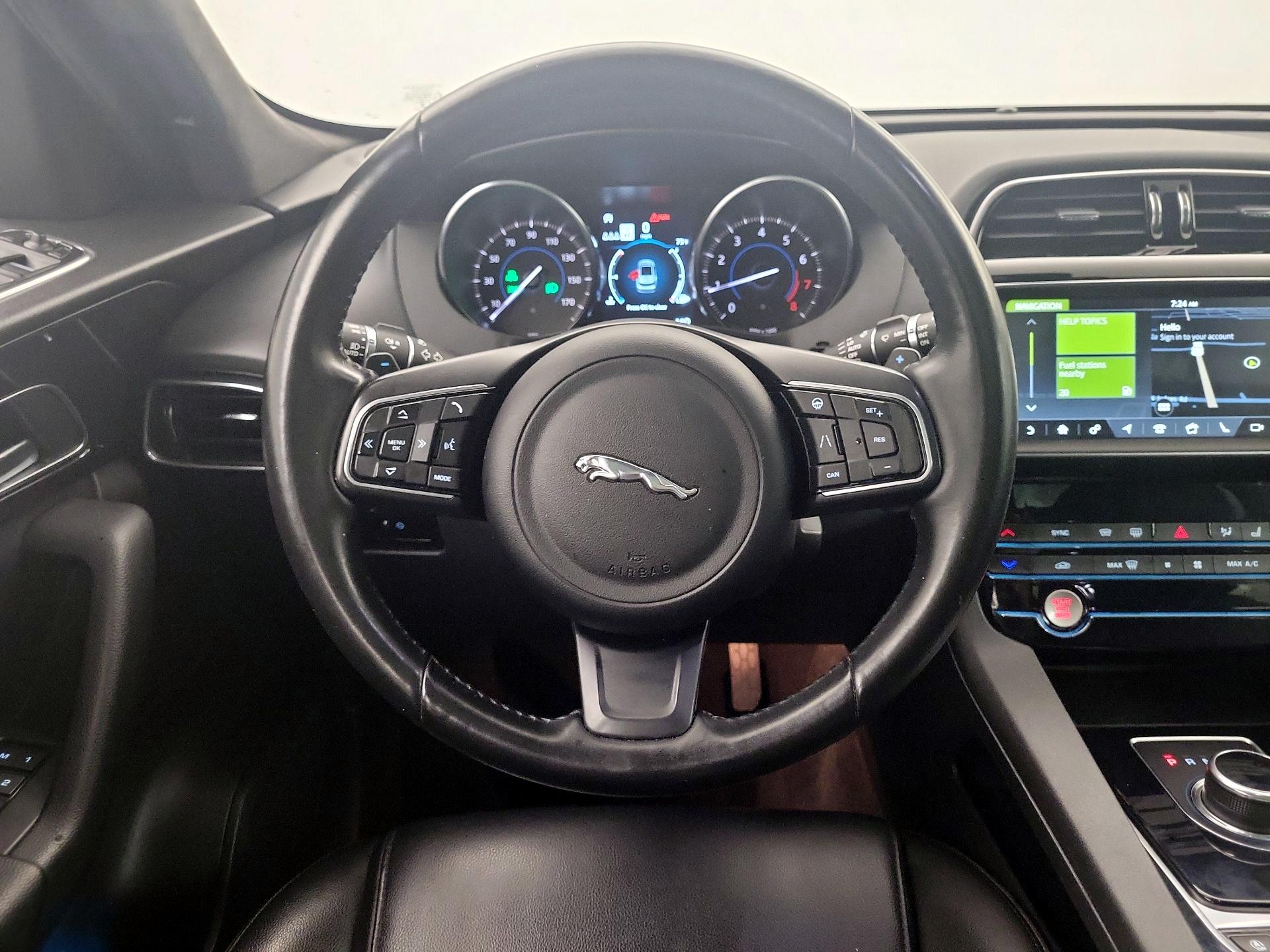 Thumbnail: 2020 Jaguar F-Pace - 10