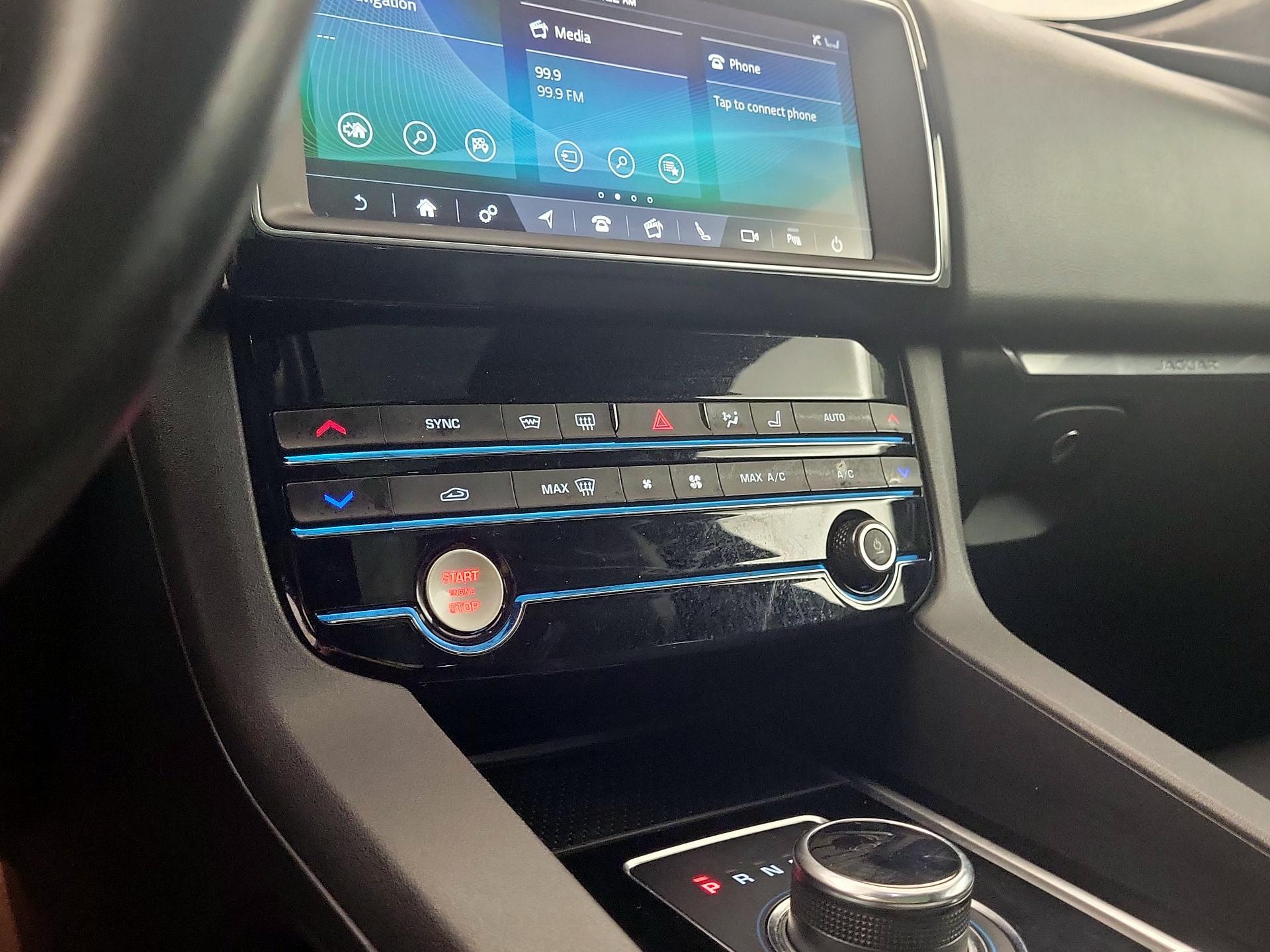 Thumbnail: 2020 Jaguar F-Pace - 17