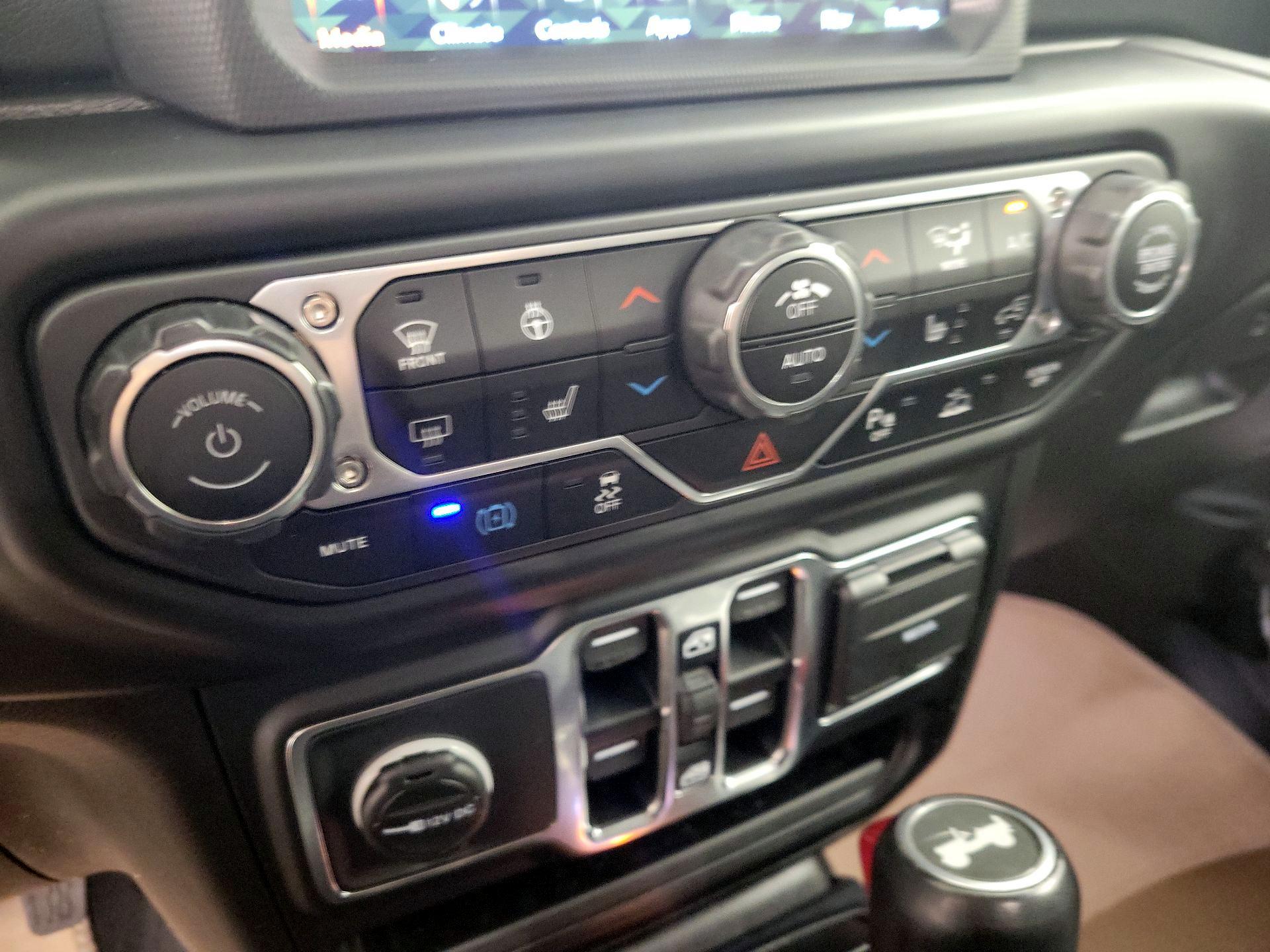 Thumbnail: 2021 Jeep Wrangler - 17