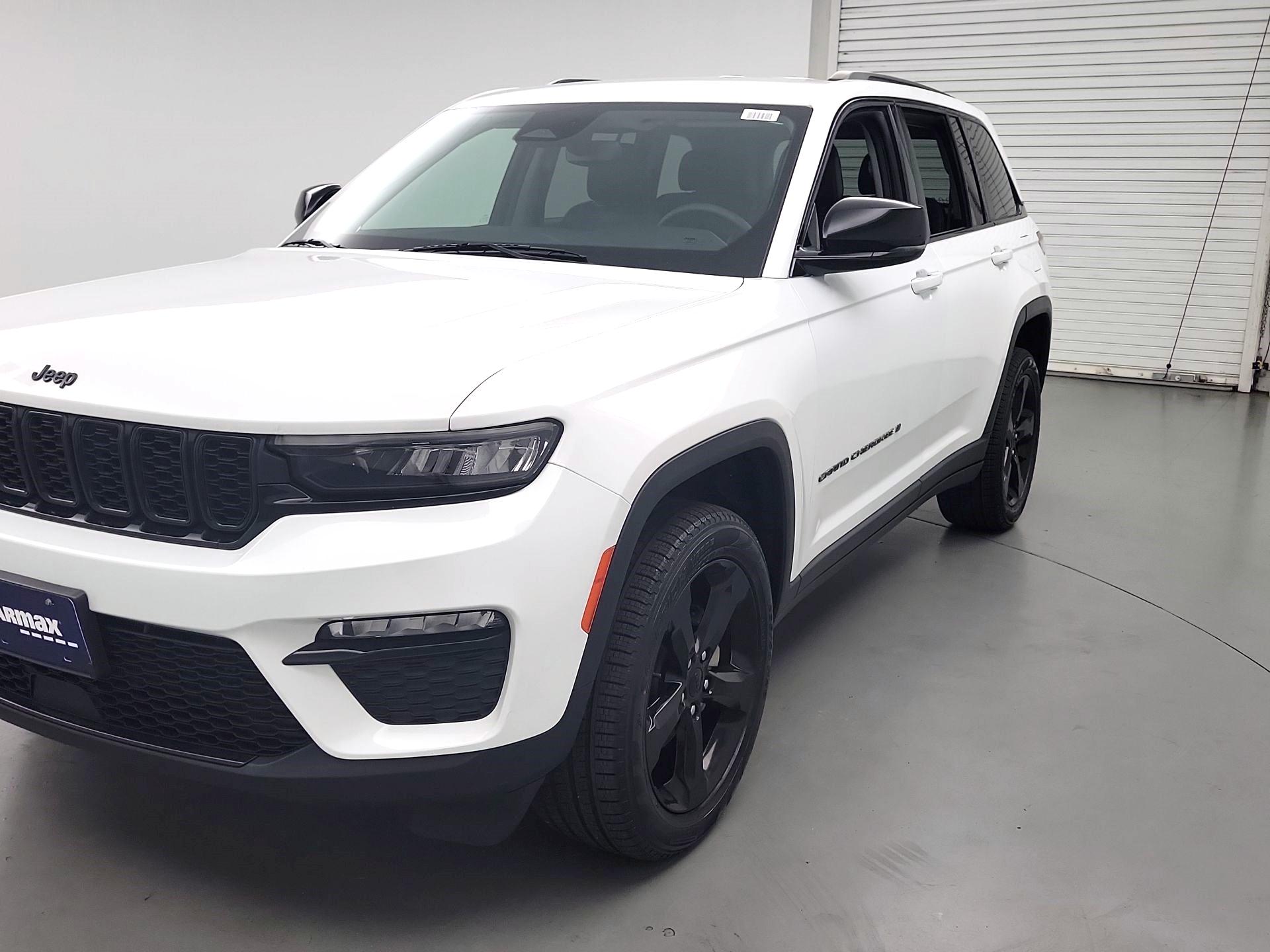 Thumbnail: 2023 Jeep Grand Cherokee - 3