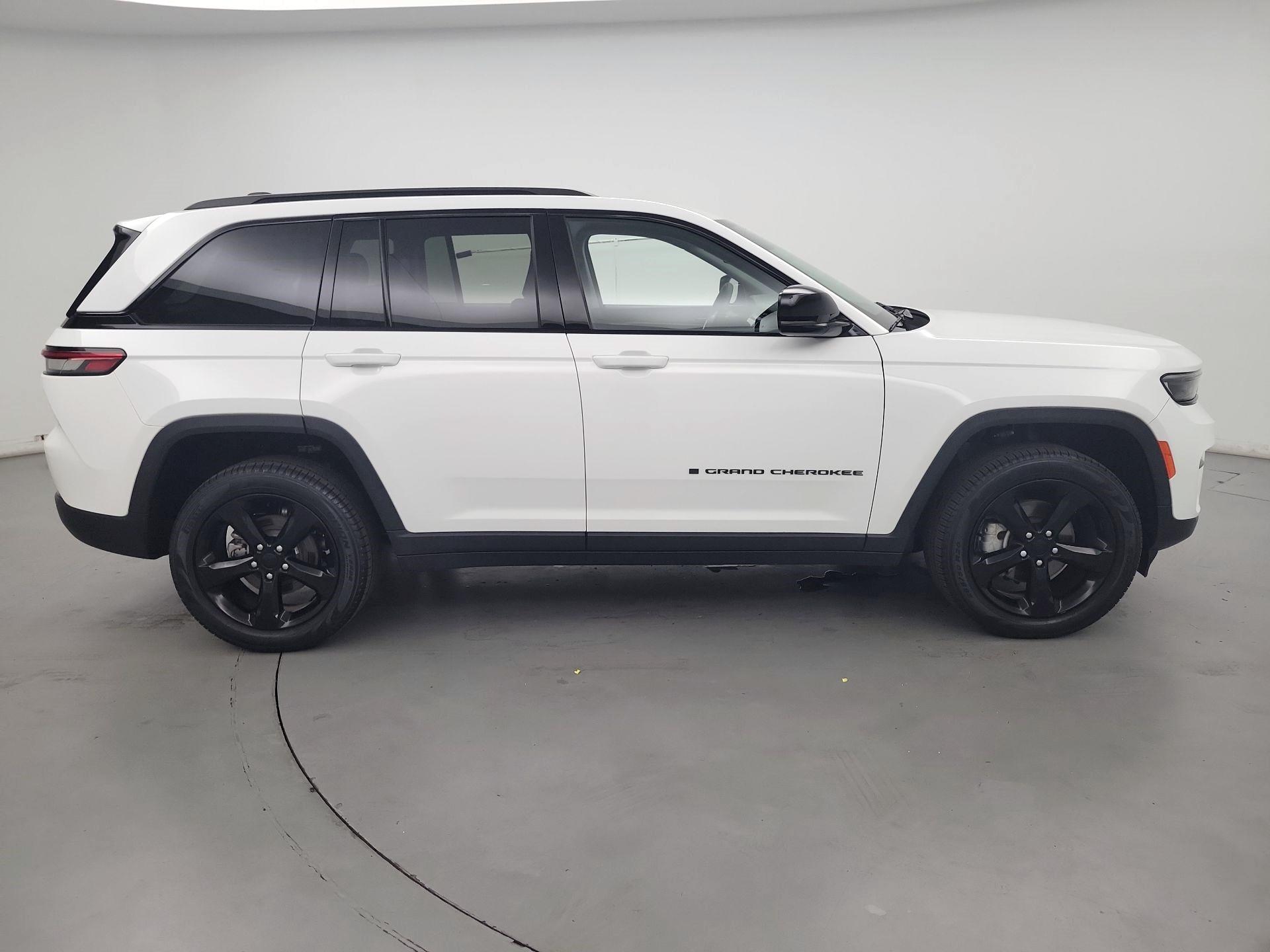 Thumbnail: 2023 Jeep Grand Cherokee - 4