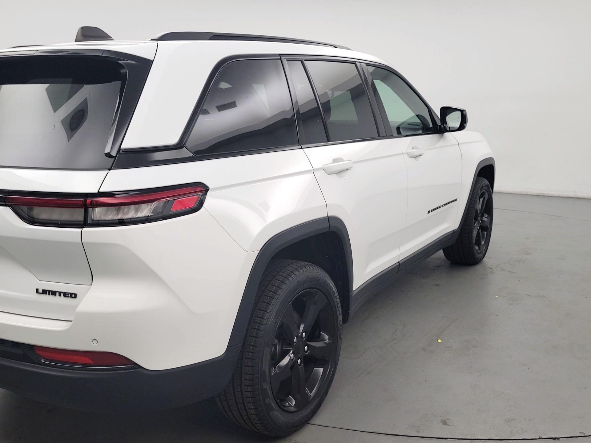 Thumbnail: 2023 Jeep Grand Cherokee - 5