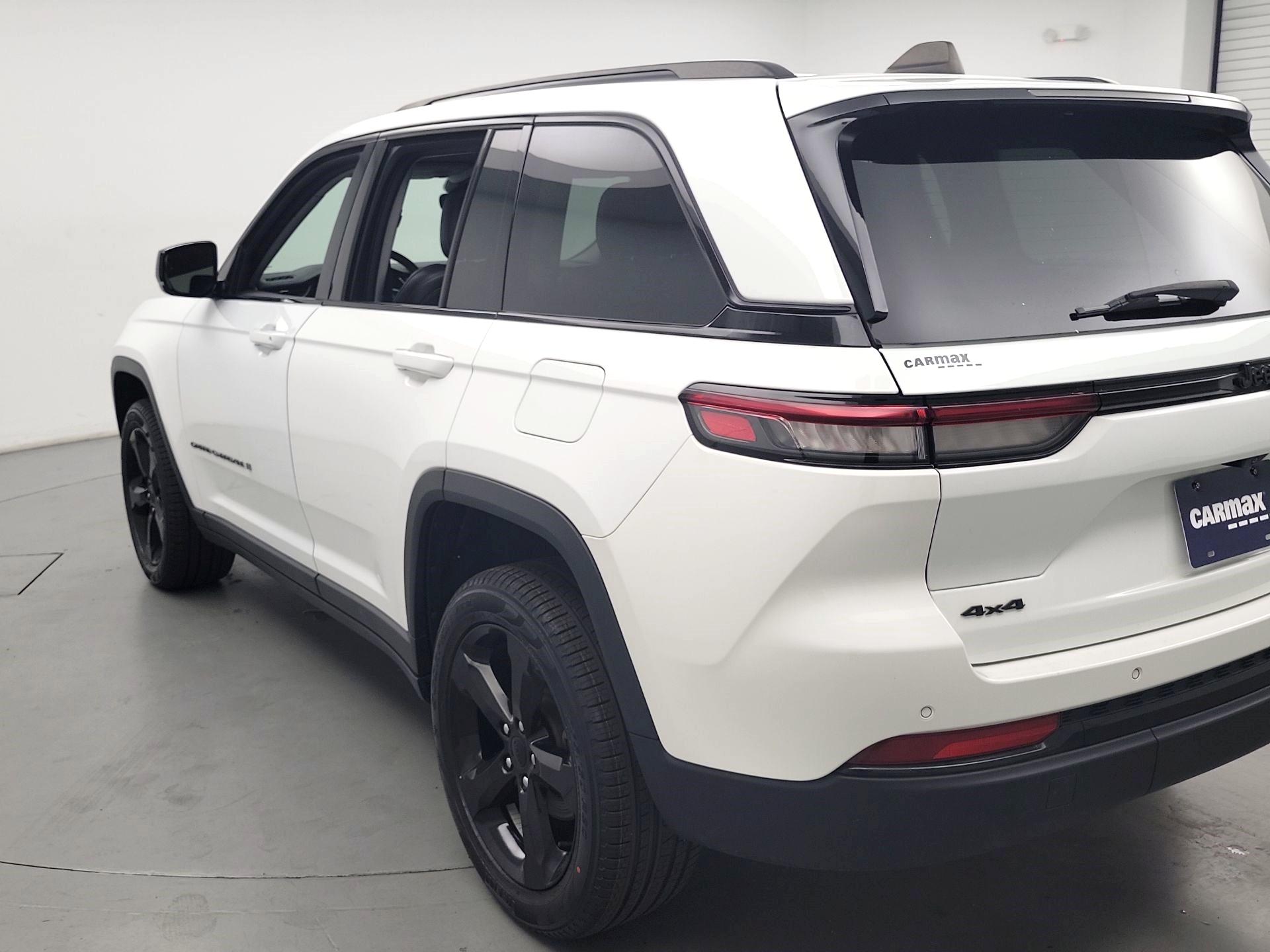 Thumbnail: 2023 Jeep Grand Cherokee - 7
