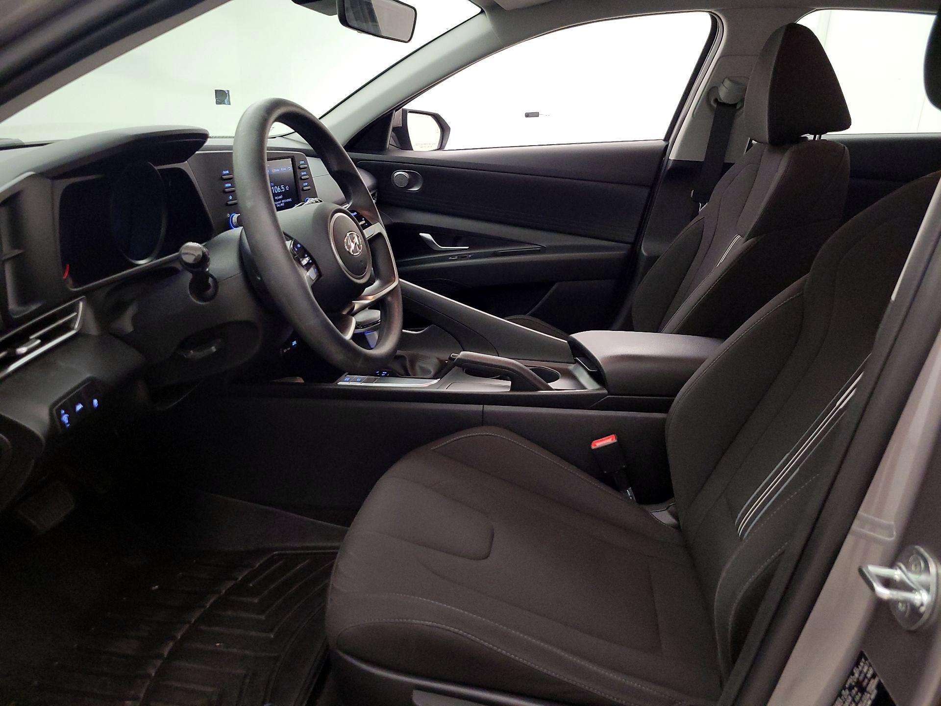 Thumbnail: 2022 Hyundai Elantra - 11