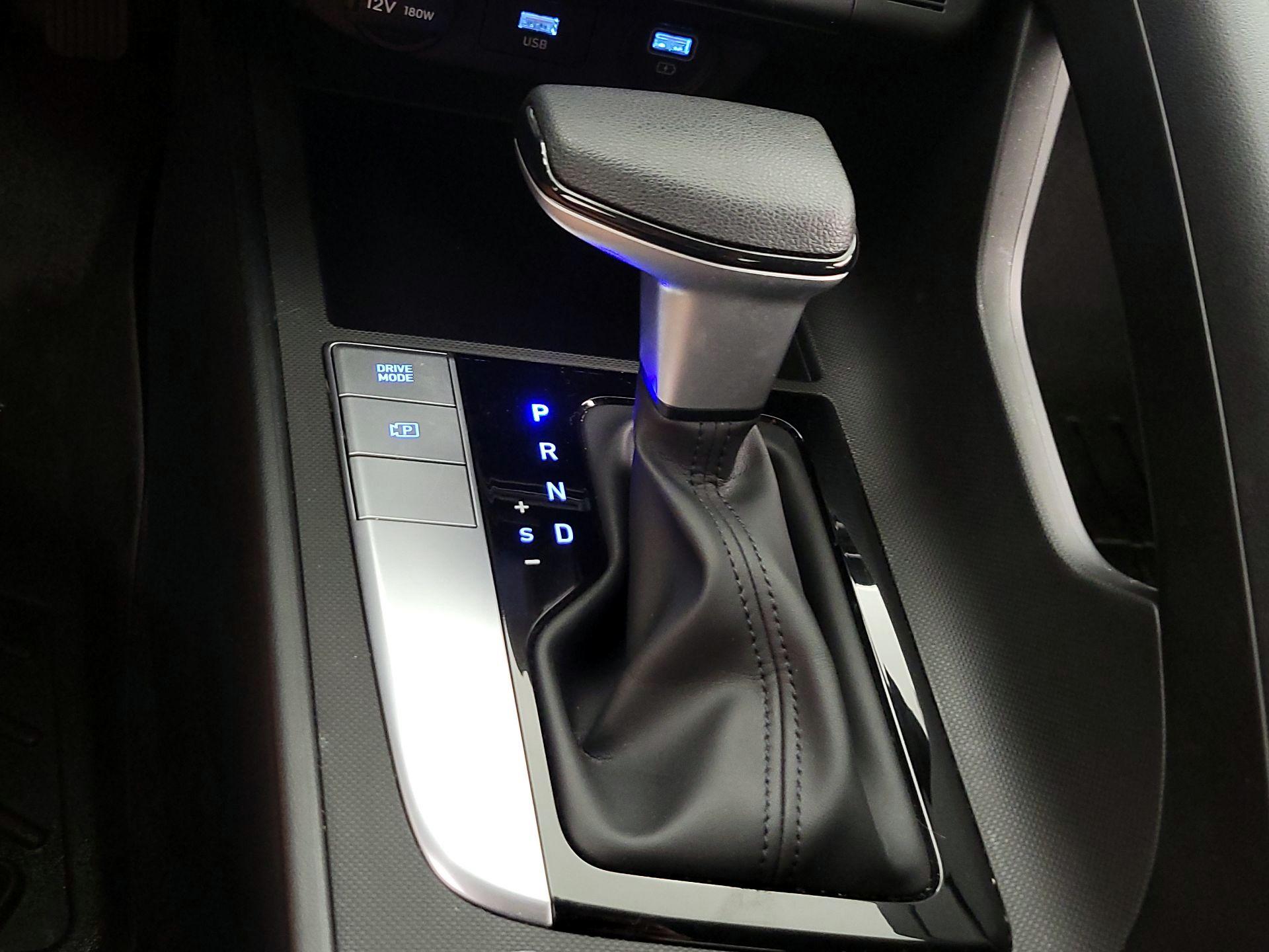 Thumbnail: 2022 Hyundai Elantra - 17