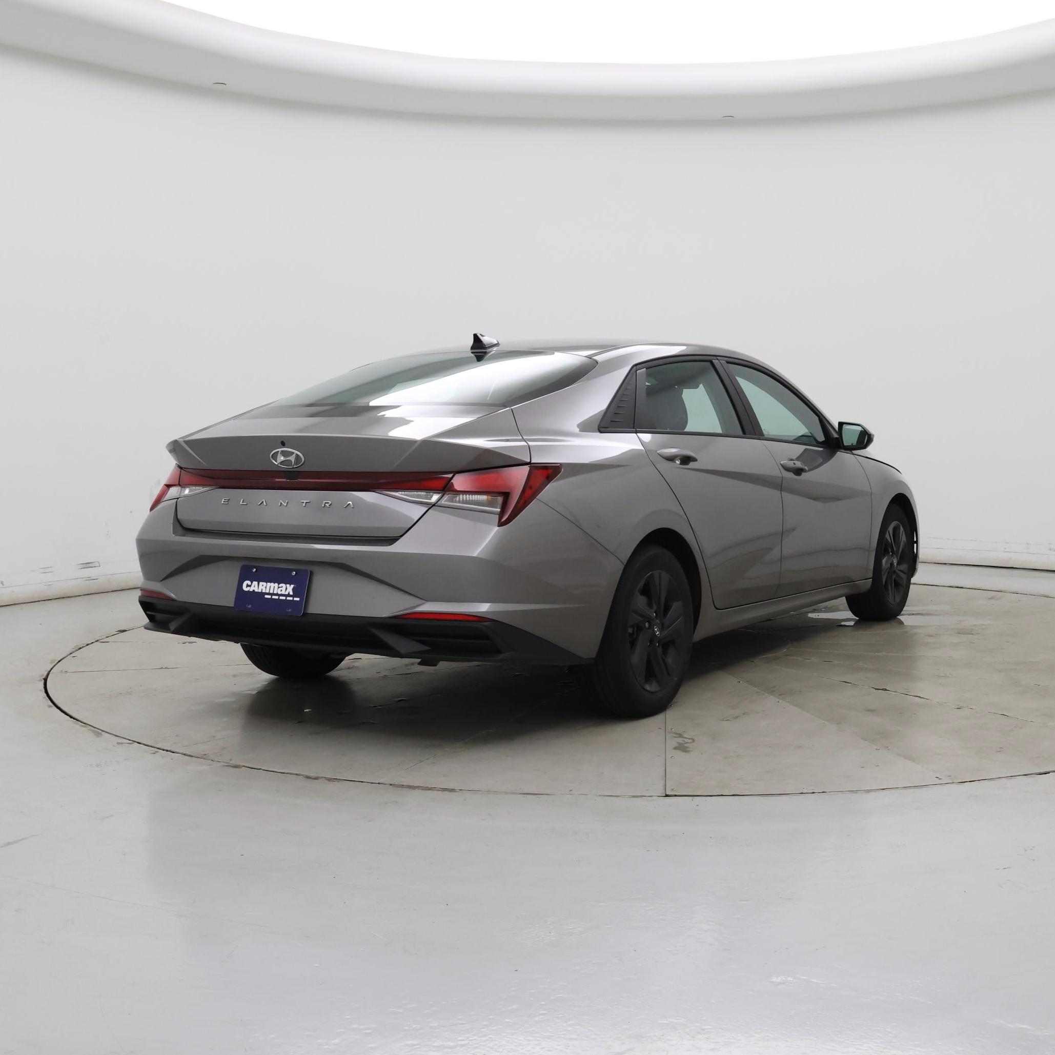 Thumbnail: 2022 Hyundai Elantra - 8