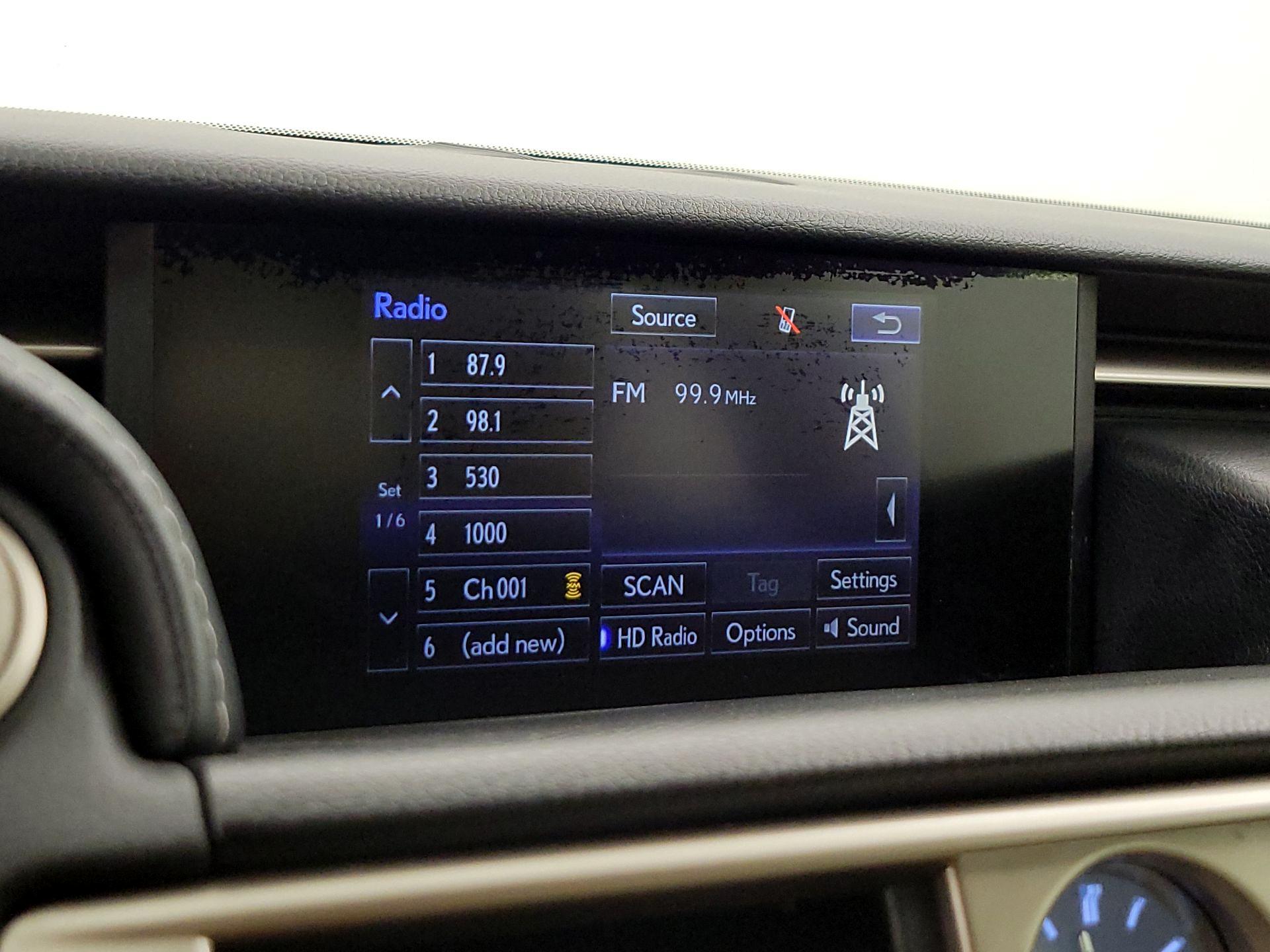 Thumbnail: 2015 Lexus IS - 16