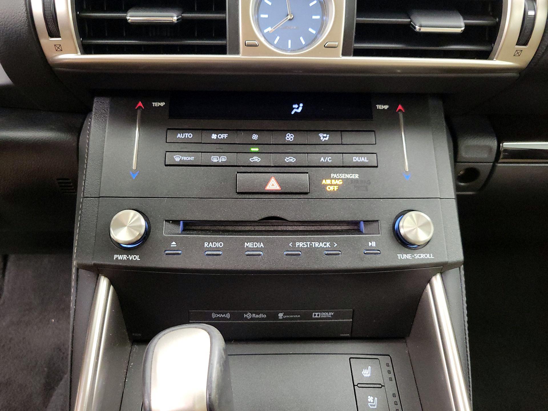 Thumbnail: 2015 Lexus IS - 17