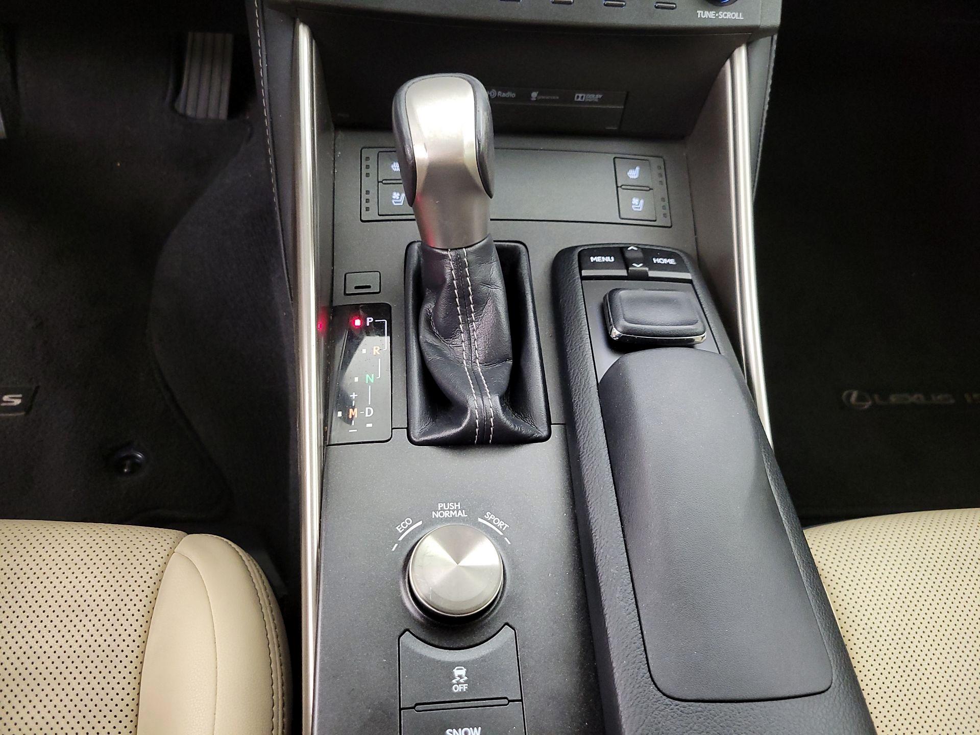 Thumbnail: 2015 Lexus IS - 18