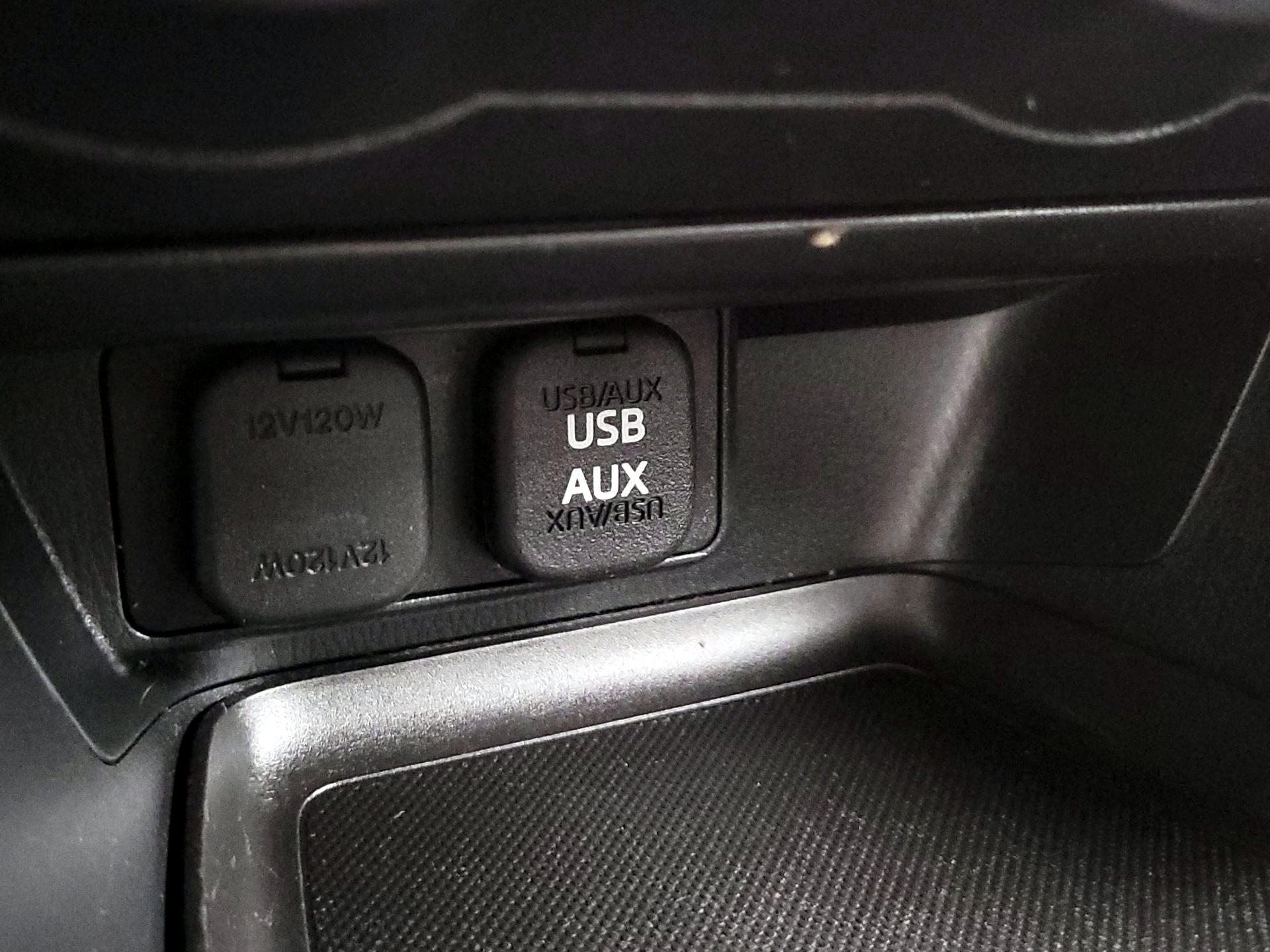Thumbnail: 2015 Mazda Mazda3 - 17