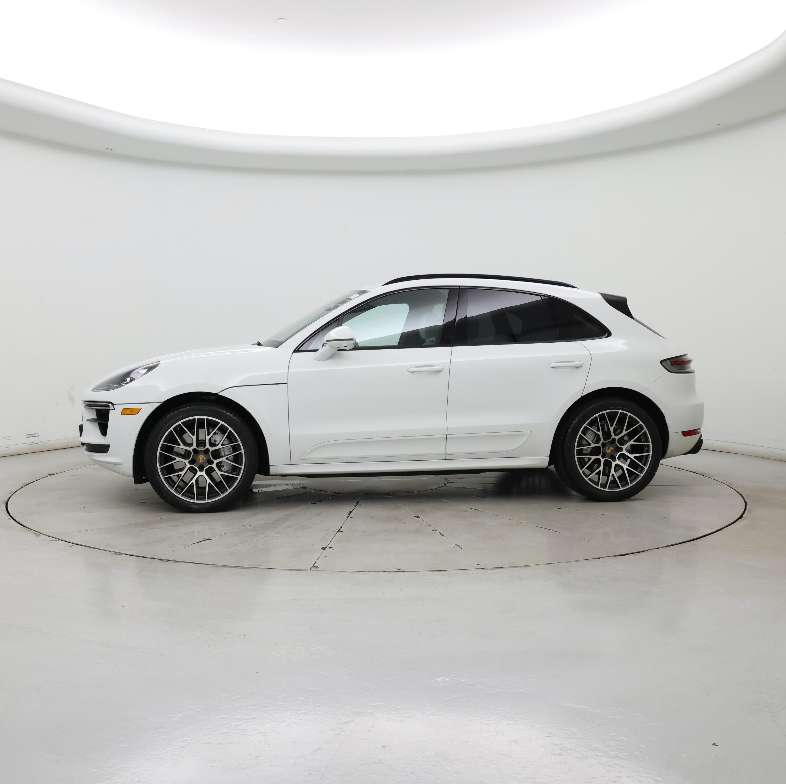 Thumbnail: 2020 Porsche Macan - 3