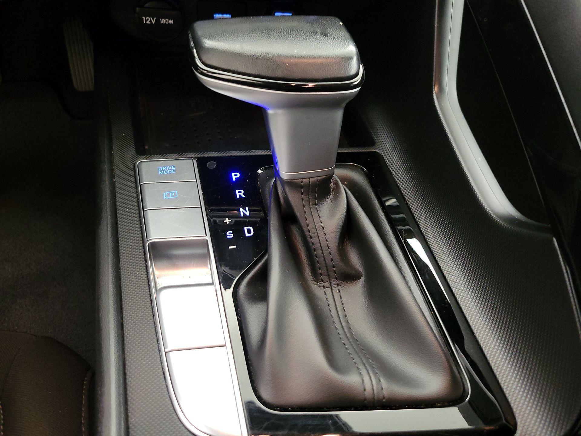 Thumbnail: 2023 Hyundai Elantra - 18