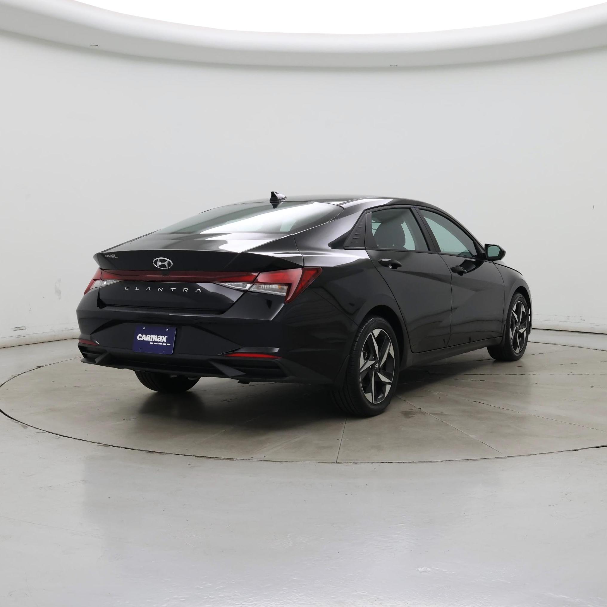 Thumbnail: 2023 Hyundai Elantra - 8