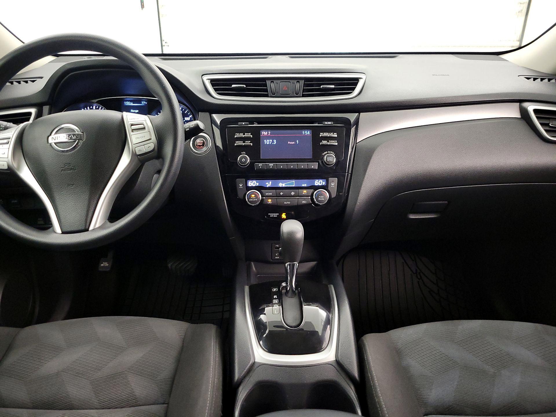 Thumbnail: 2016 Nissan Rogue - 9