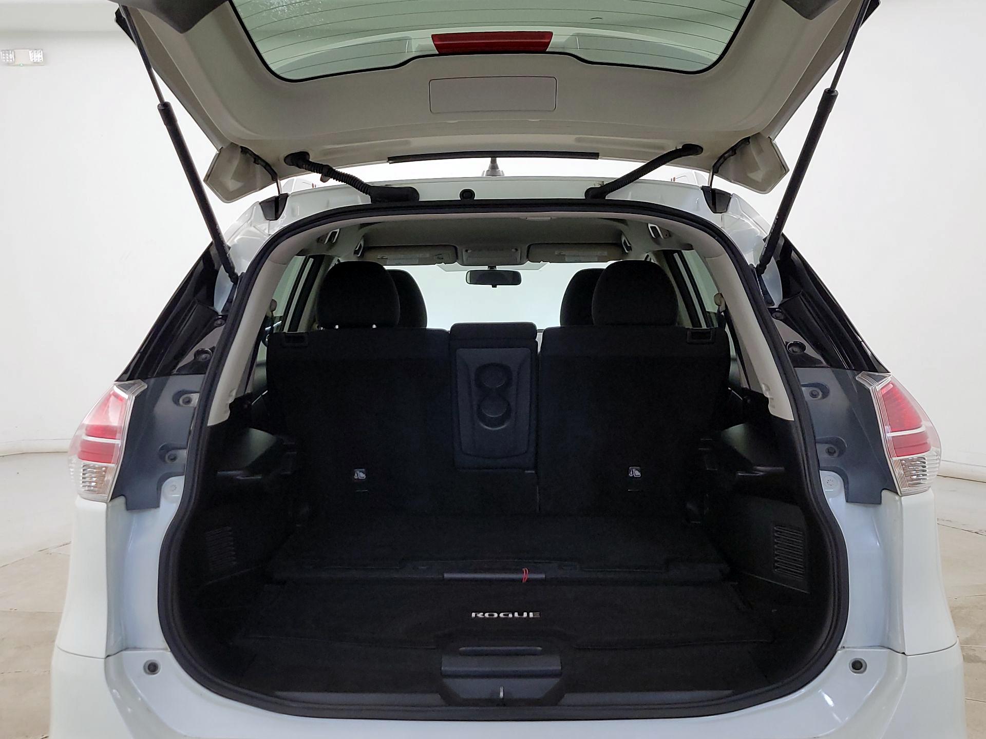 Thumbnail: 2016 Nissan Rogue - 20