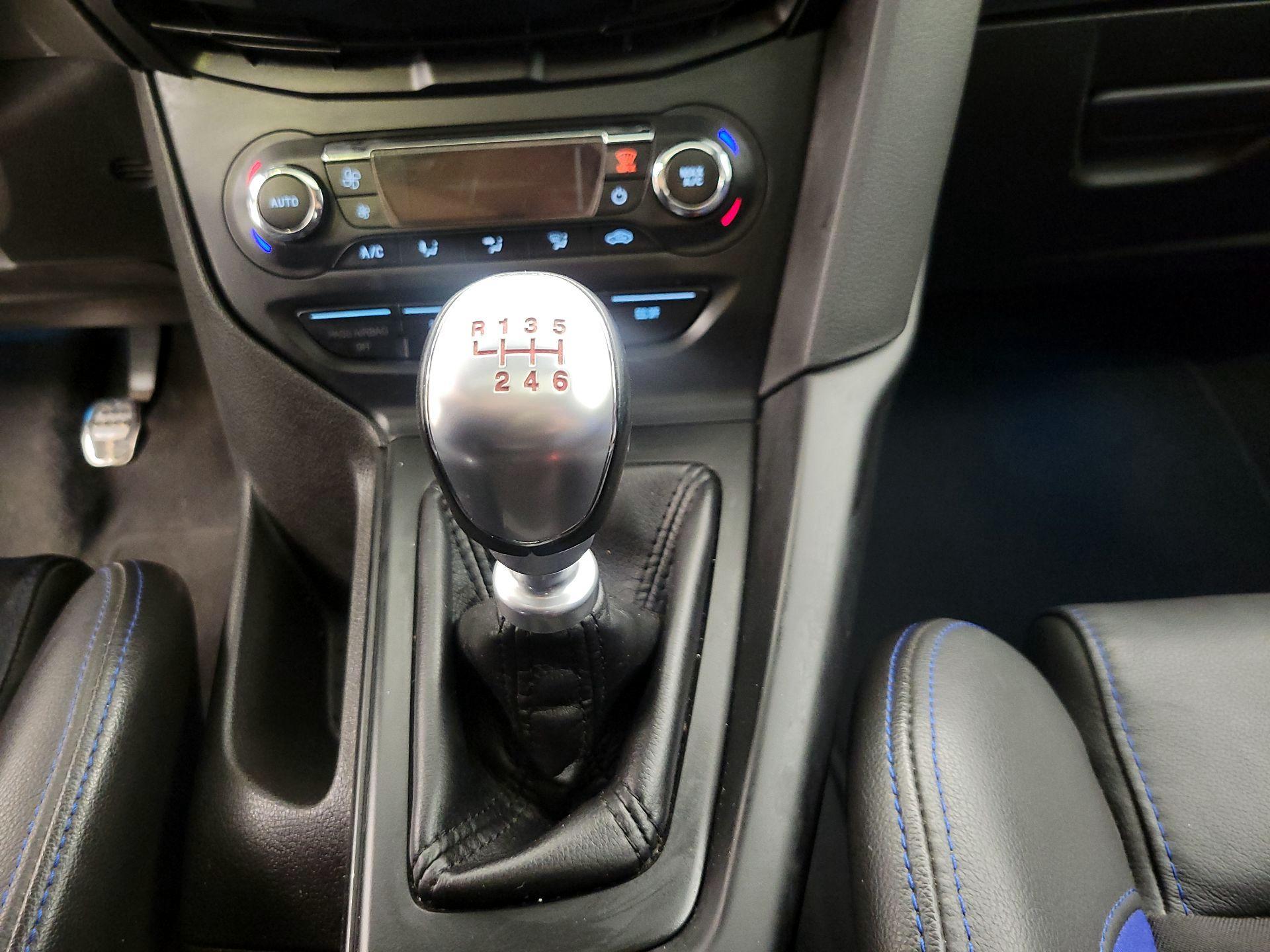 Thumbnail: 2013 Ford Focus - 16