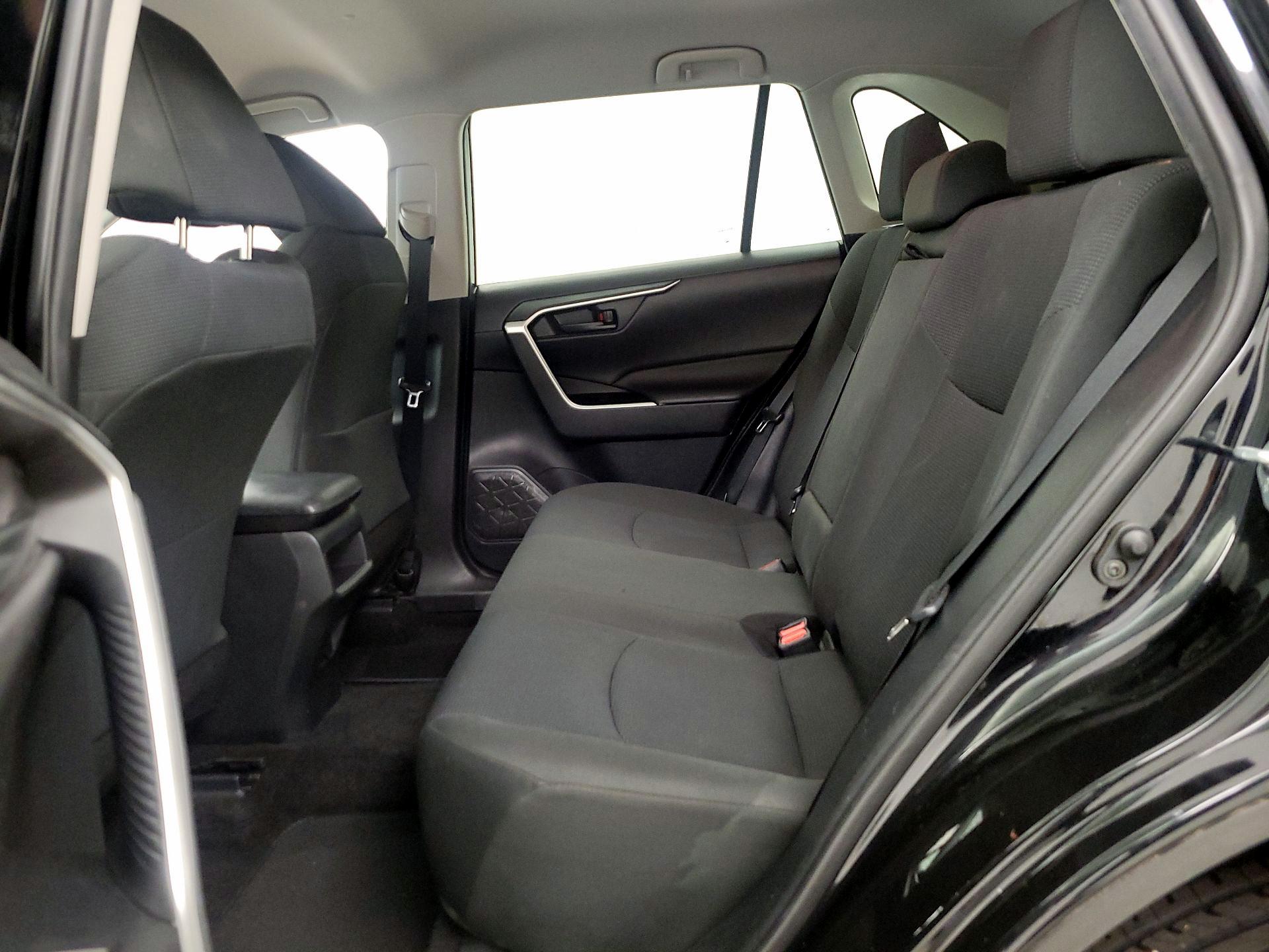 Thumbnail: 2021 Toyota RAV4 - 19