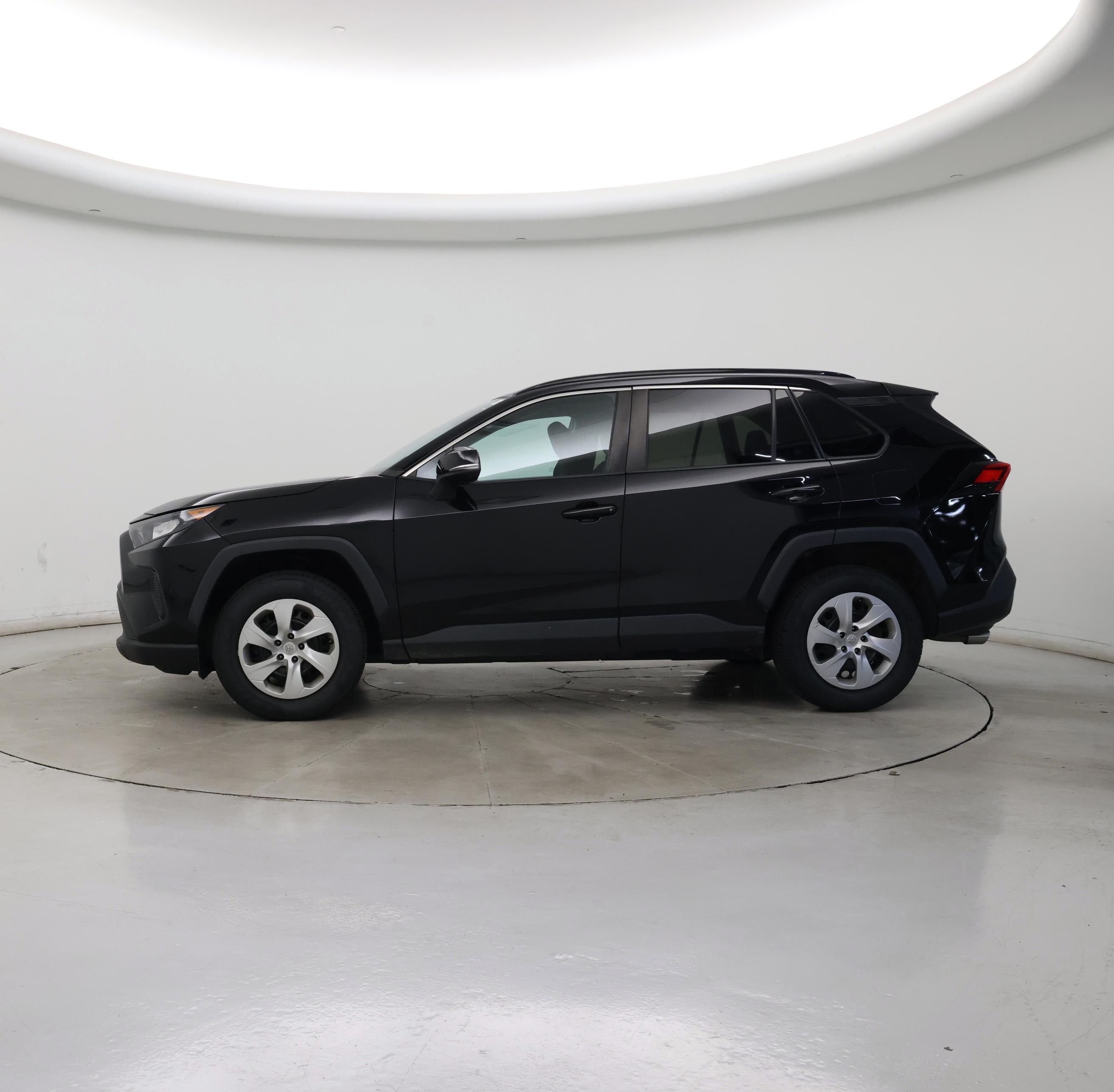 Thumbnail: 2021 Toyota RAV4 - 3