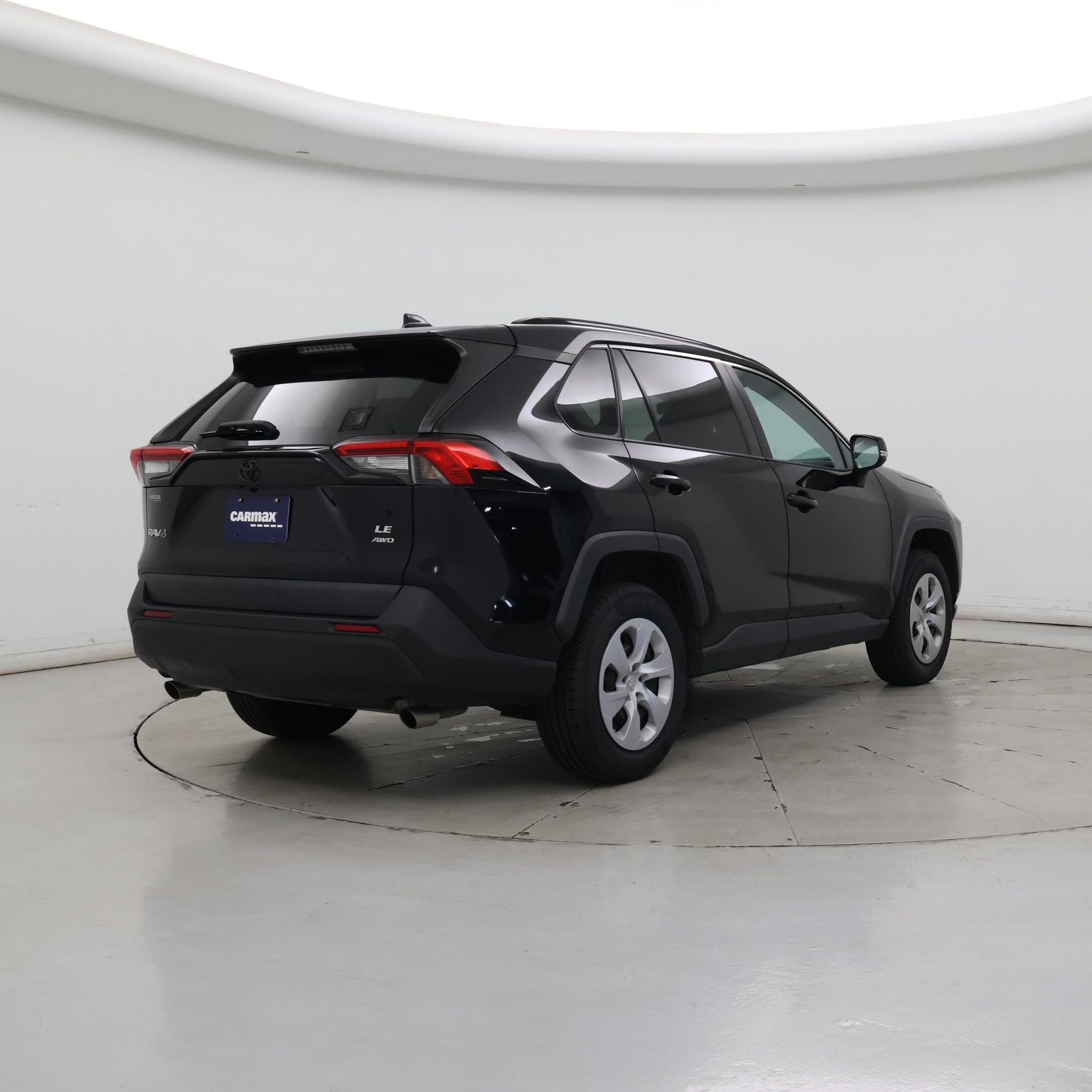 Thumbnail: 2021 Toyota RAV4 - 8