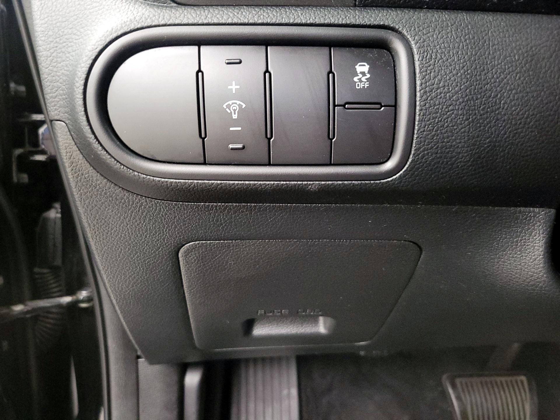 Thumbnail: 2018 Kia Forte - 13