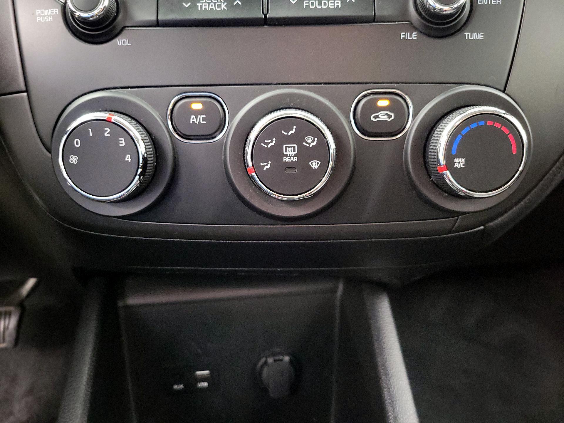 Thumbnail: 2018 Kia Forte - 16