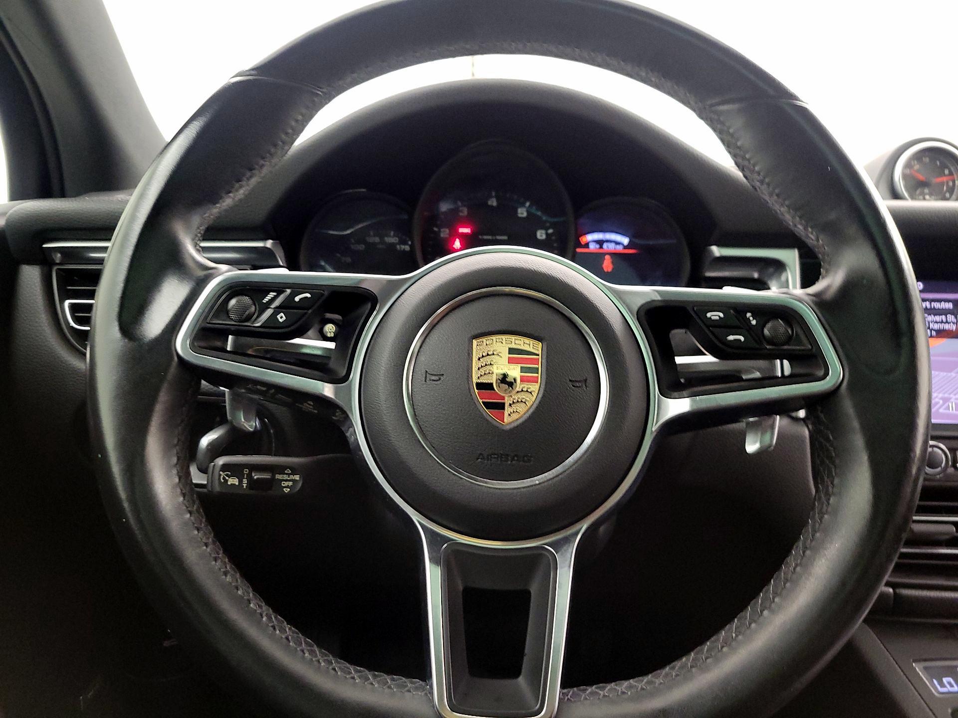 Thumbnail: 2020 Porsche Macan - 10