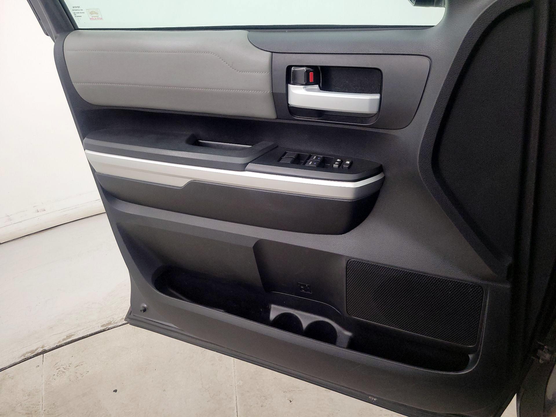 Thumbnail: 2016 Toyota Tundra - 12