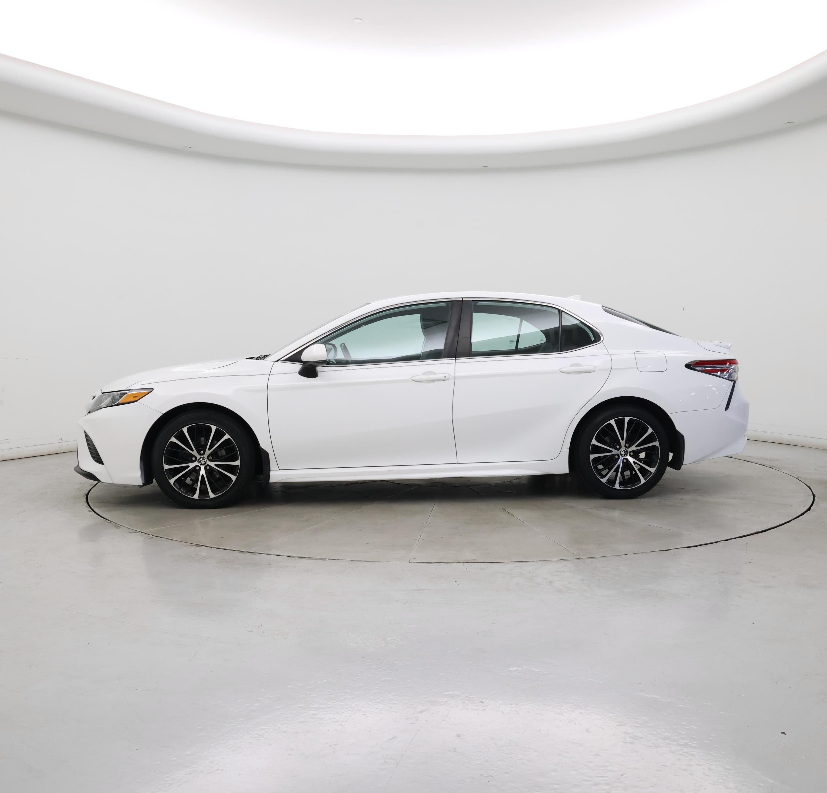 Thumbnail: 2020 Toyota Camry - 3