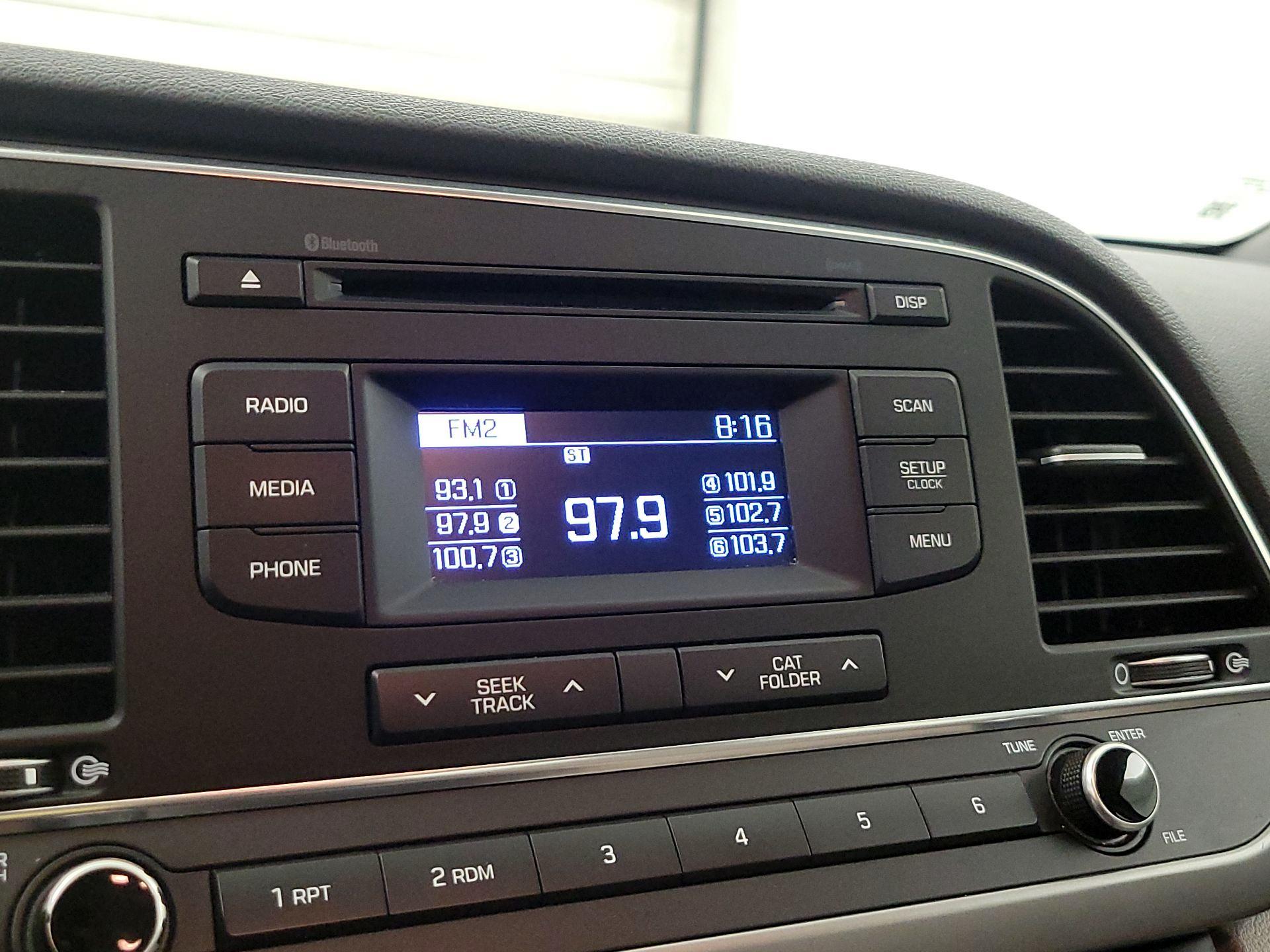 Thumbnail: 2017 Hyundai Elantra - 14