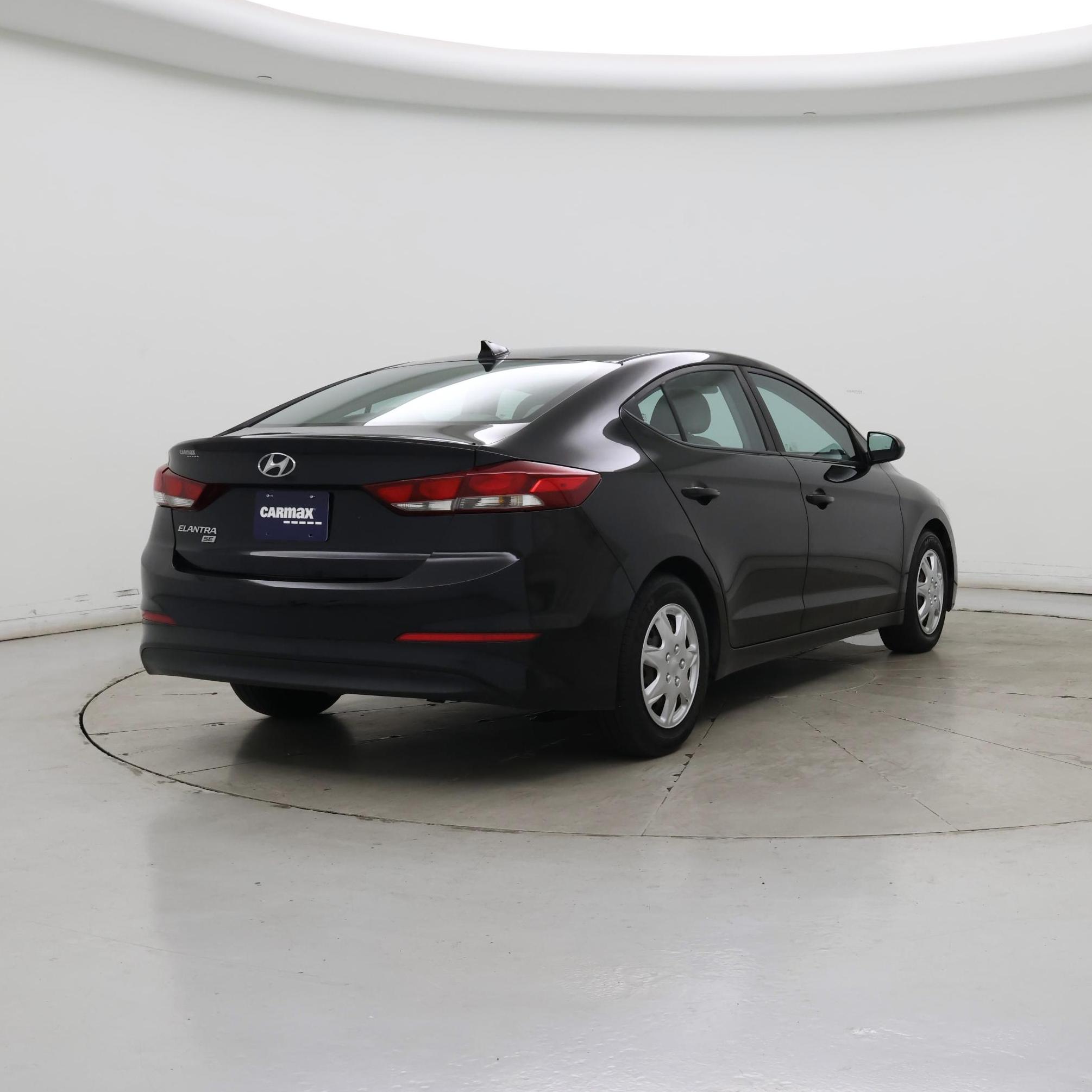 Thumbnail: 2017 Hyundai Elantra - 8