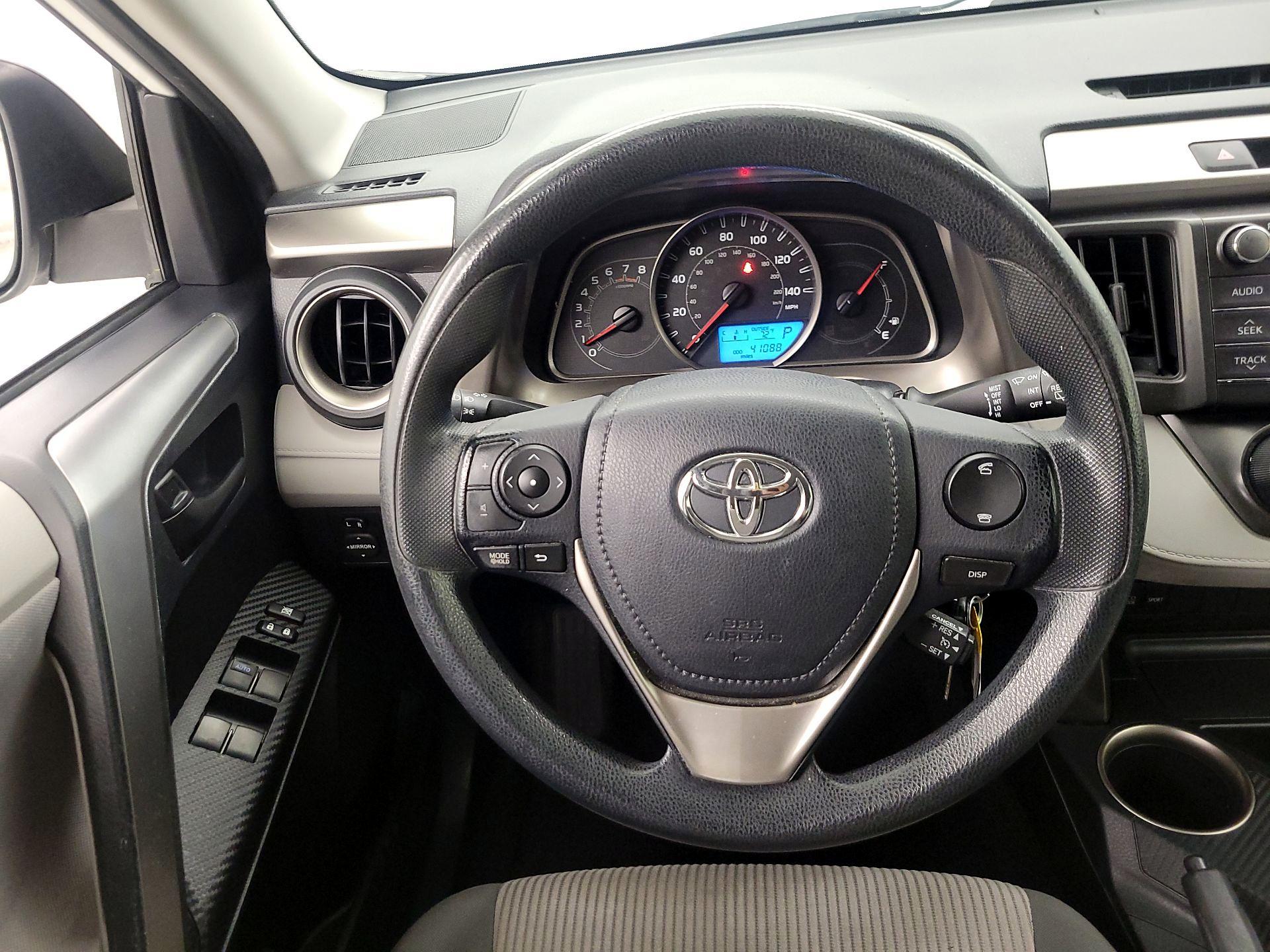 Thumbnail: 2013 Toyota RAV4 - 10