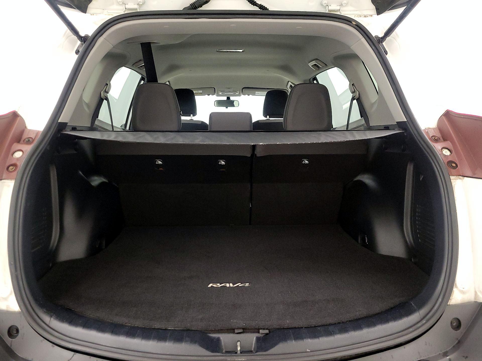 Thumbnail: 2013 Toyota RAV4 - 20