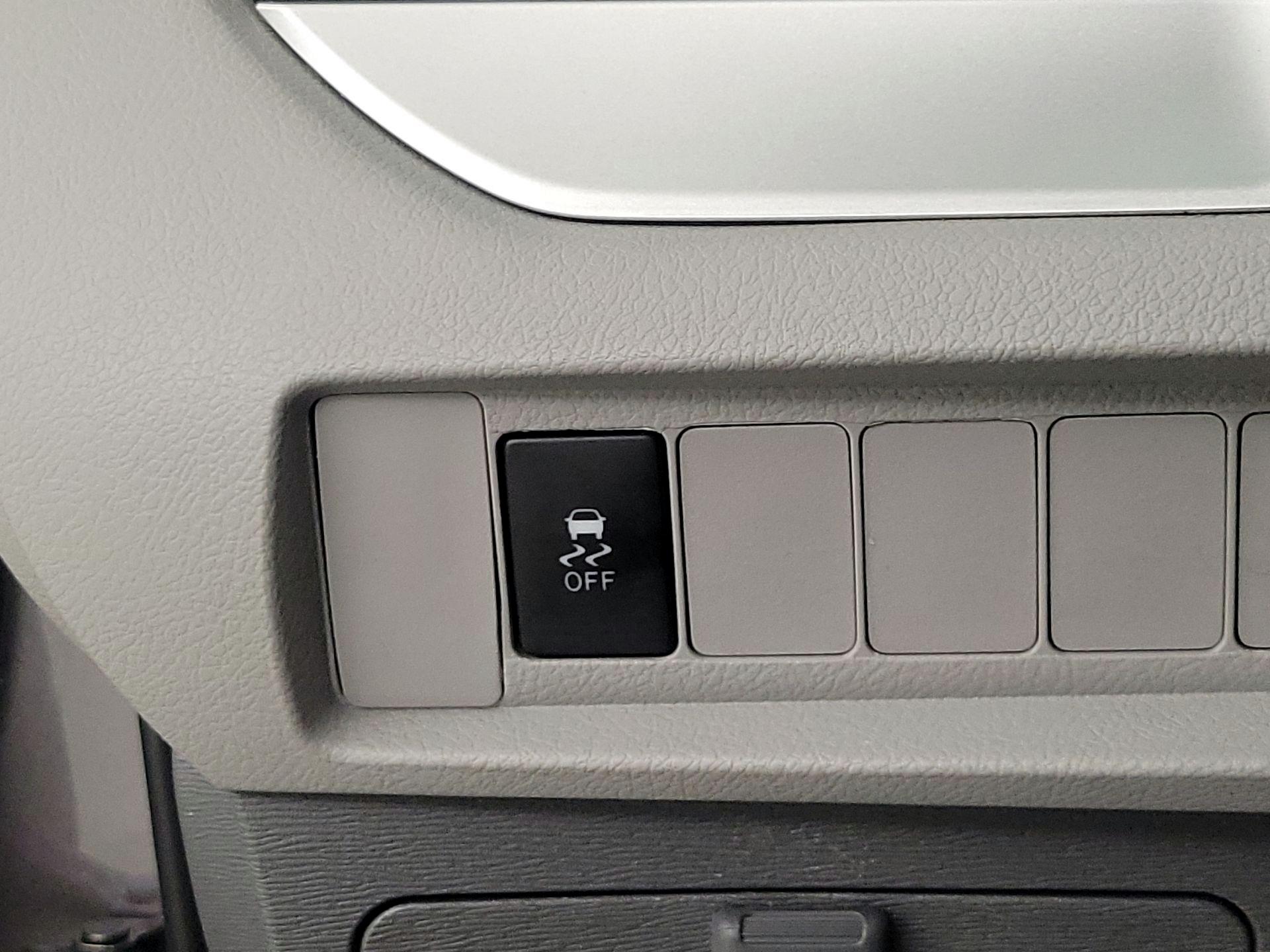 Thumbnail: 2020 Toyota Sienna - 13