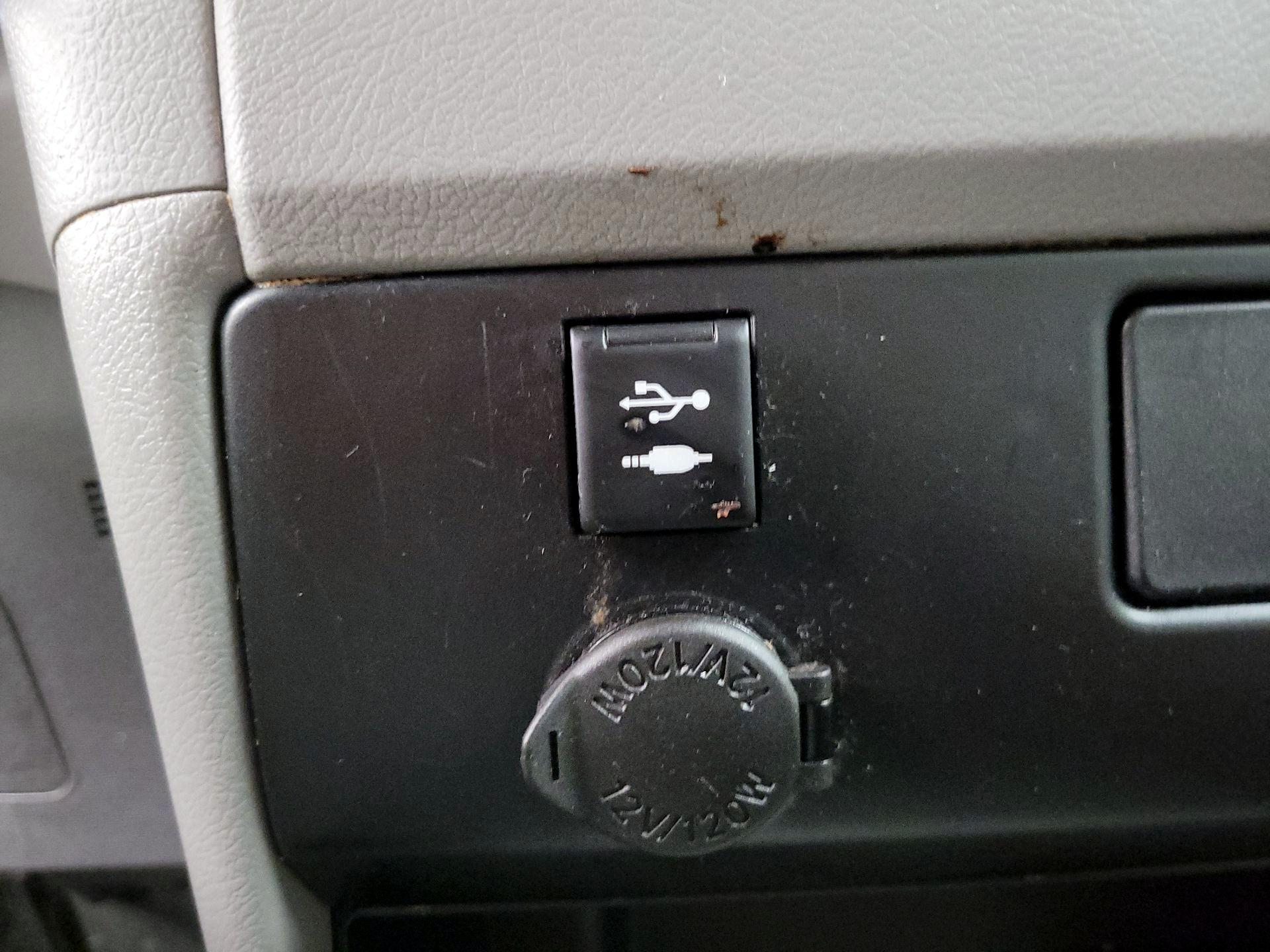 Thumbnail: 2020 Toyota Sienna - 18